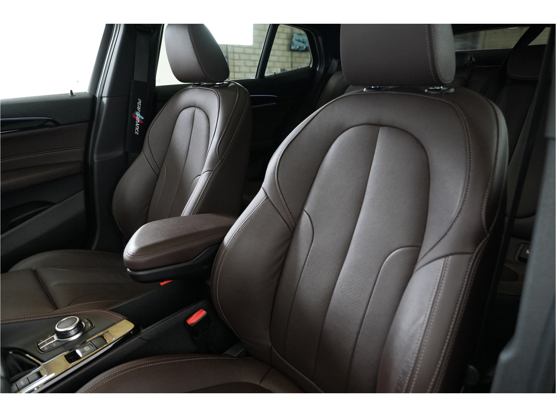 BMW X2 xDrive25e PHEV 220 pk | SOH 93% | M Sport | Pano | Leder | Head-up |