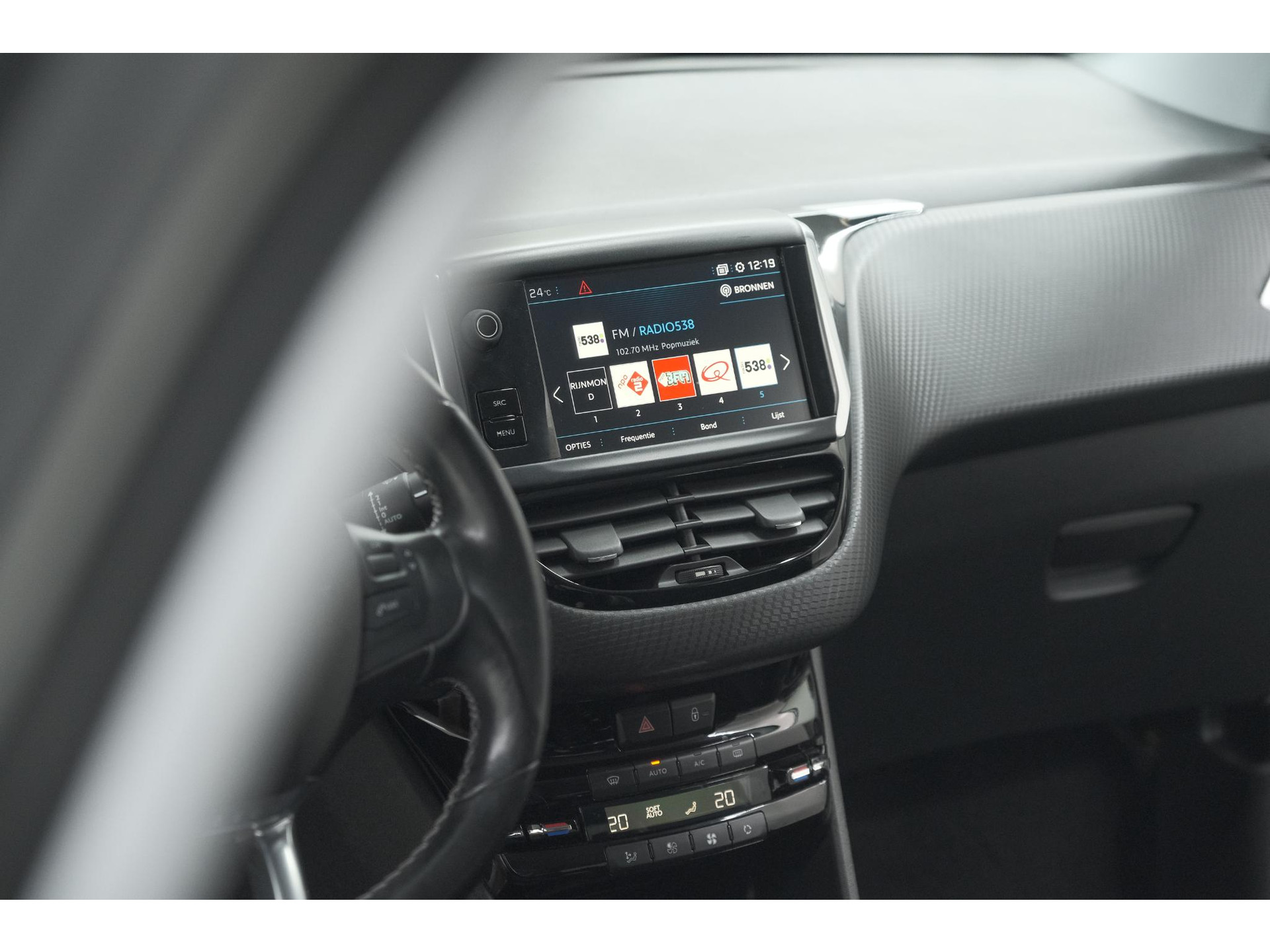 Peugeot 2008 PureTech 130 Allure | Camera | Apple Carplay | Parkeersensoren | Navigatie
