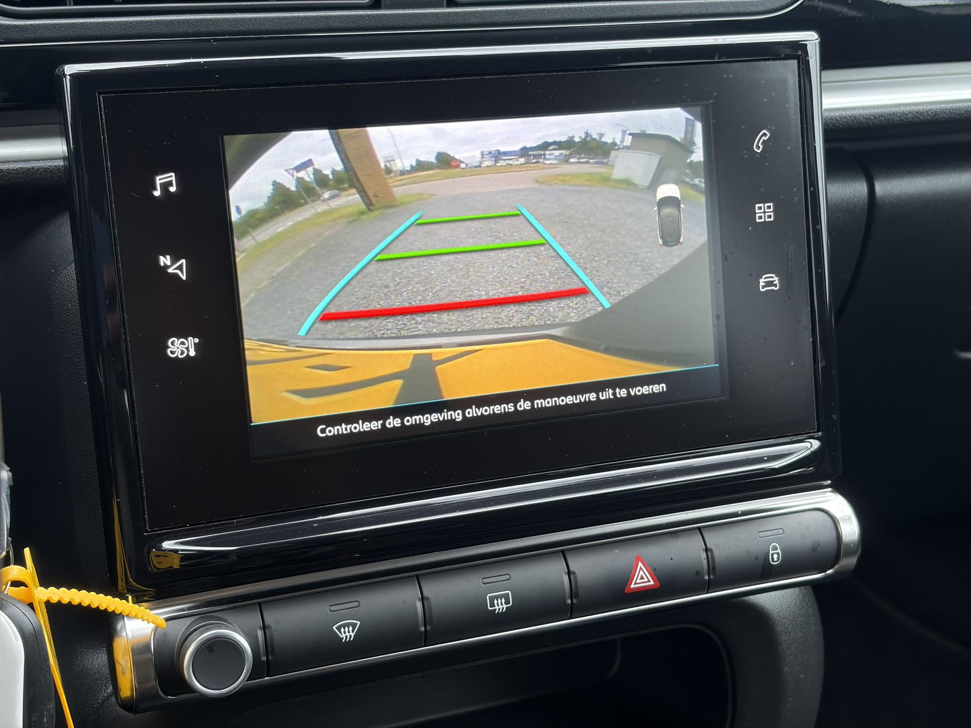 Citroen C3 1.2 PureTech S&S Shine D-riem vv in 02-2025 l 1e Eigenaar l Dealer Onderhouden l 110pk l Navi l Camera l Carplay l Clima l Cruise l Lm velgen l 6 Bak l Rijstrooksensor l Pdc l N.A.P l Apk tot 03-2027
