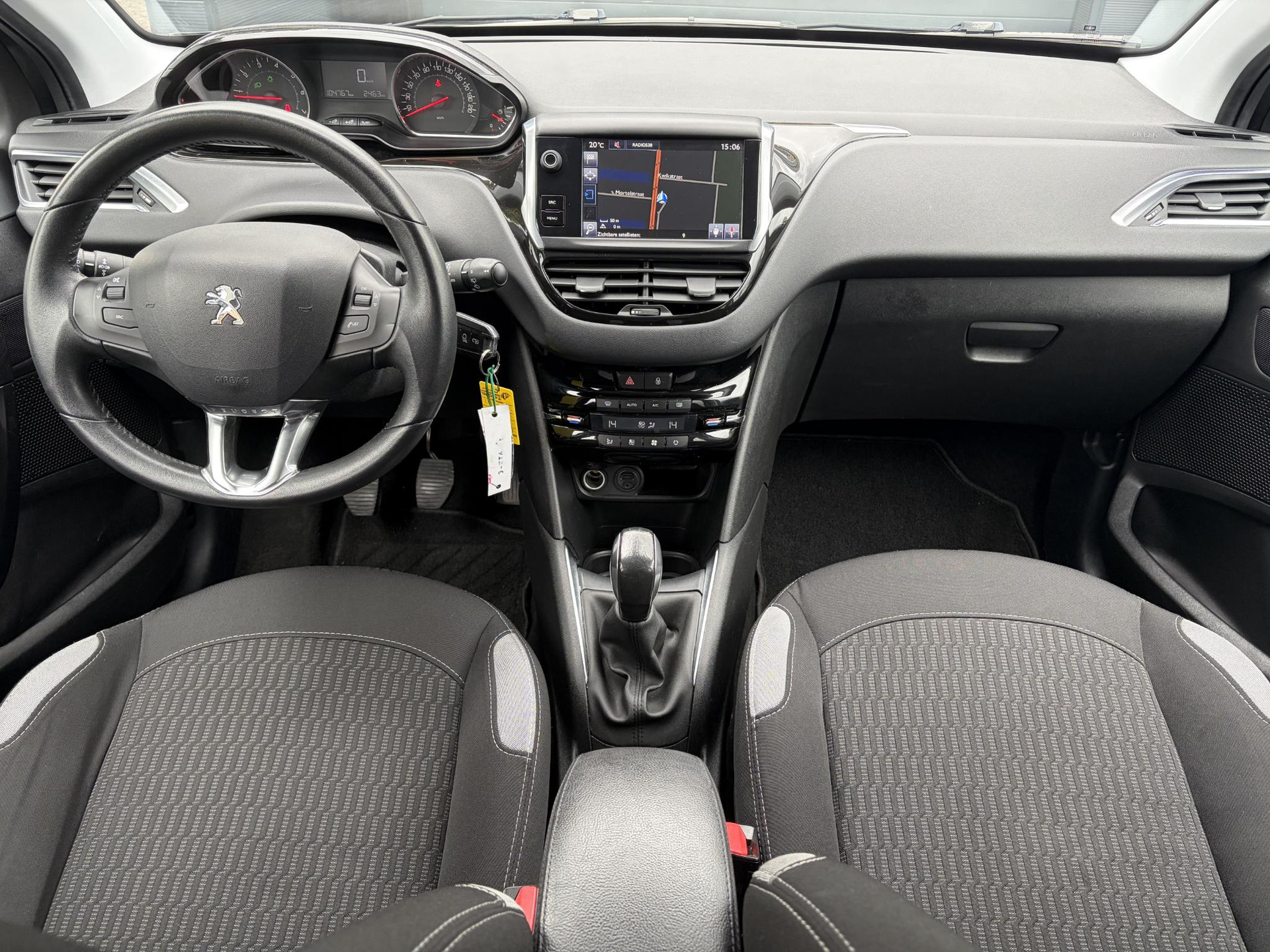 Peugeot 208 1.2 PureTech Style Pack 1e Eigenaar l Navi l Clima l Cruise l 5 Deurs l Lm velgen l Pdc l N.A.P l Apk tot 04-2027