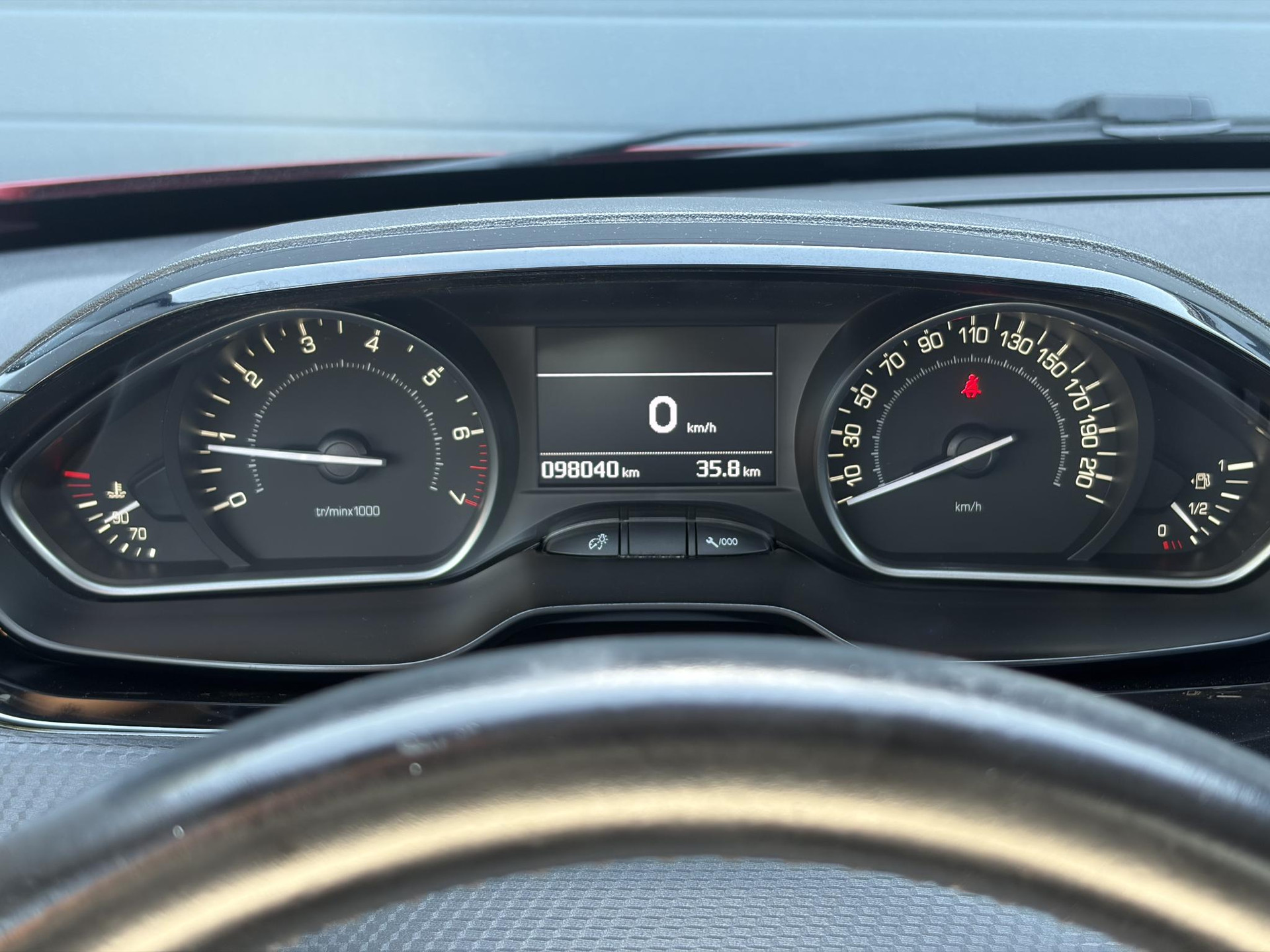 Peugeot 208 1.2 PureTech Allure 1e Eigenaar,D-riem vv in 2023,Afn.Trekhaak,Dealer Onderhouden,Carplay,Navi,Clima,Cruise,Lm velgen,110pk,N.A.P,Pdc,Apk tot 07-2027