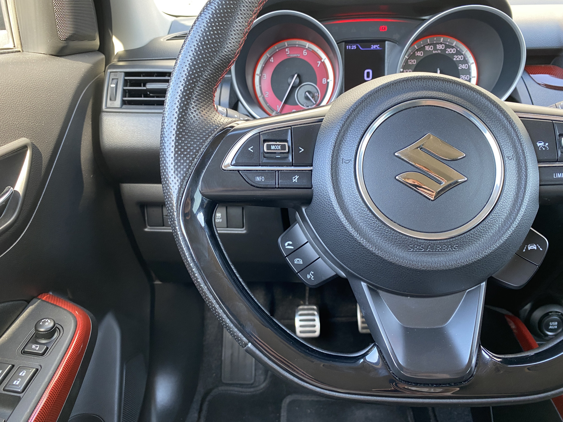 Suzuki Swift 1.4 Sport Smart Hybrid | 1e eigenaar | dealer onderhouden | navigatie | sportstoelen | camera | carplay