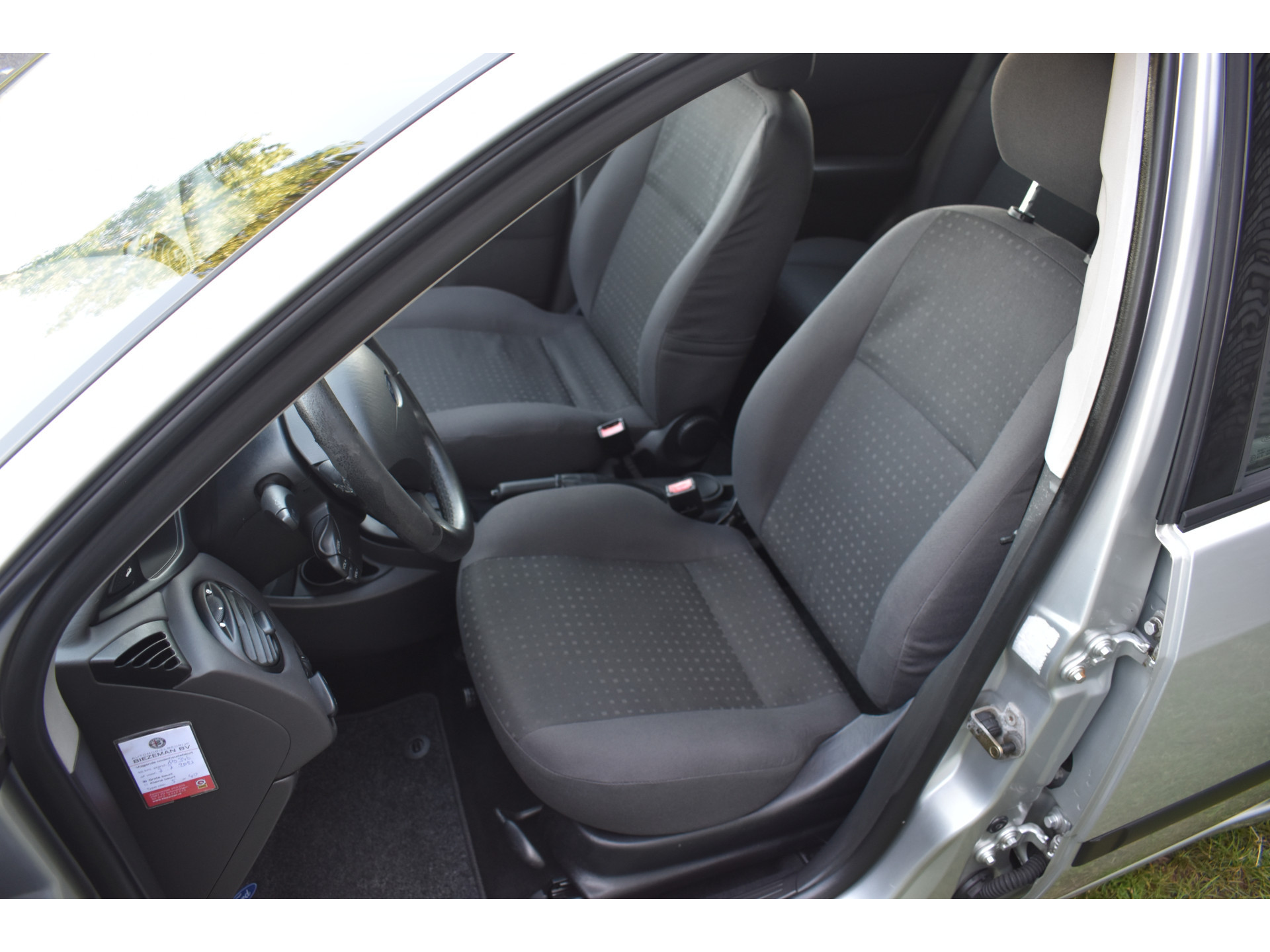 Ford Focus 1.6-16V Trend Automaat storing Airco 5-deurs 1e eigenaar Pdc Trekhaak lees goed!!! HANDELSAUTO - automaat gaat in noodloop LEES GOED