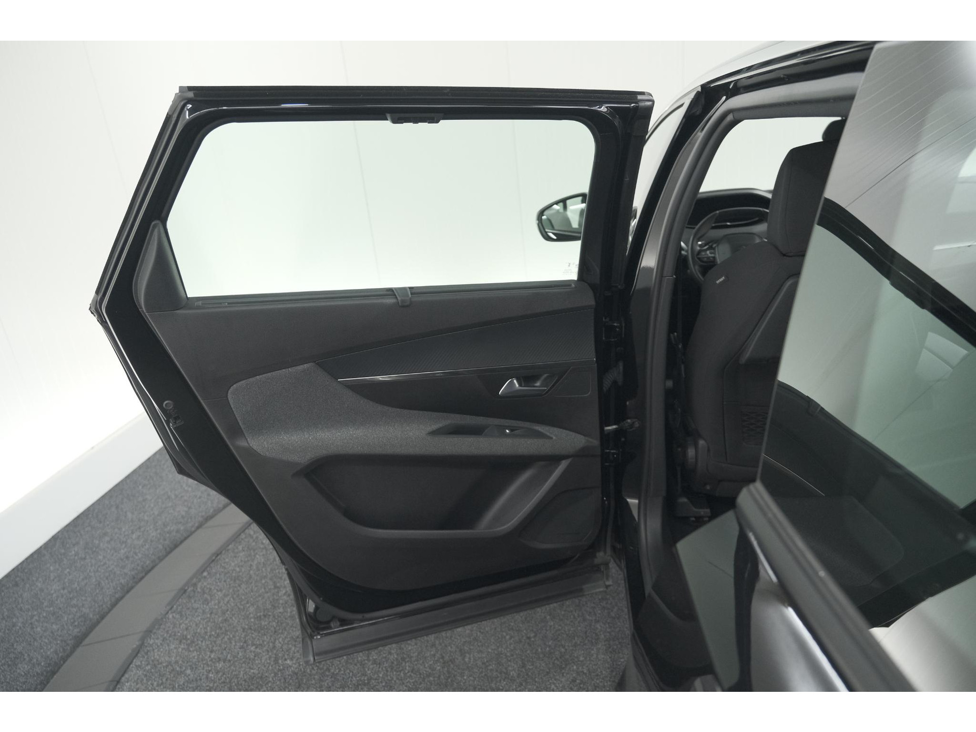 Peugeot 5008 PureTech 130 EAT8 Active Pack Business | 7 Zitplaatsen | Camera | Navigatie | Apple Carplay | Parkeersensoren