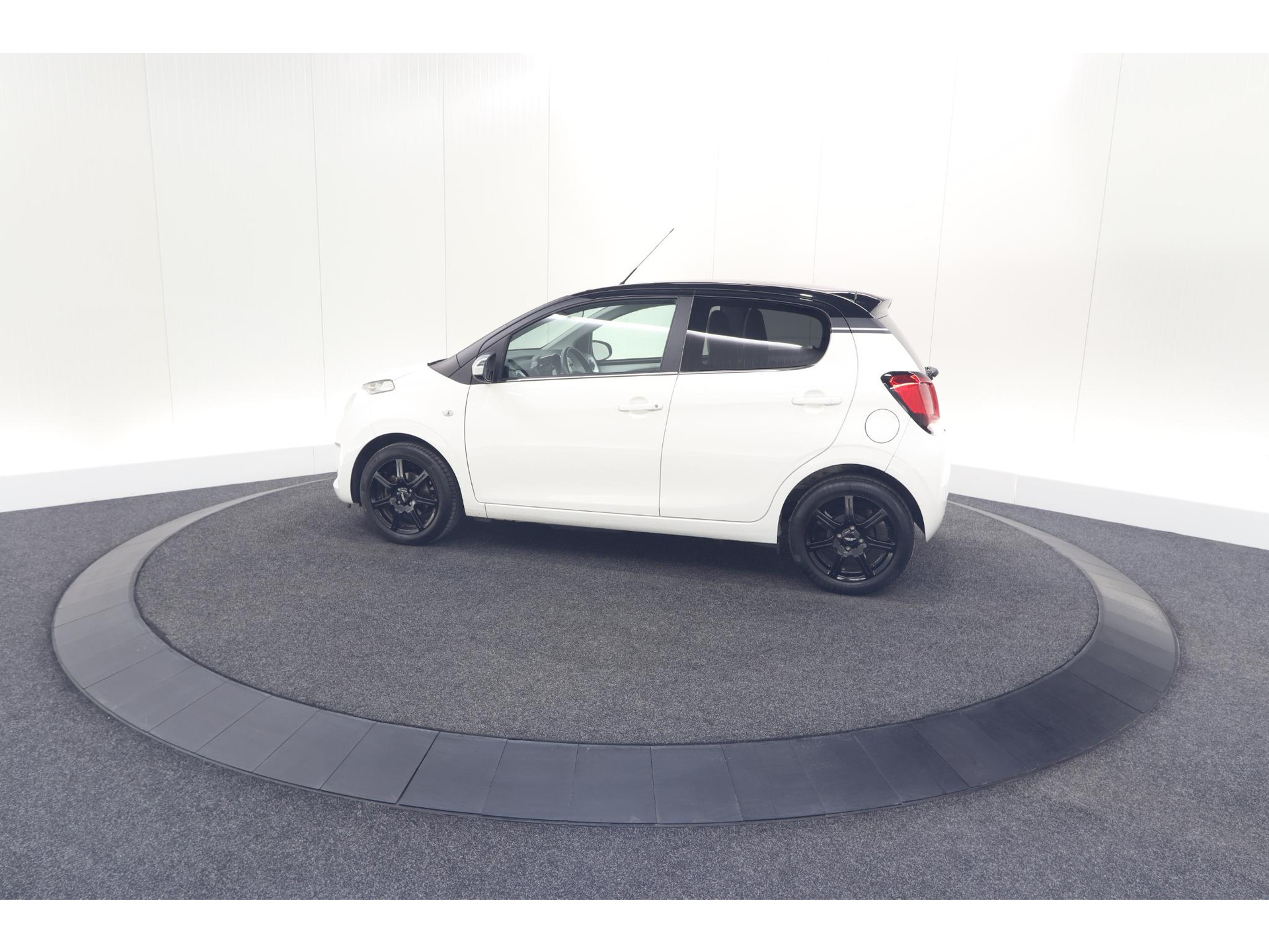 Citroen C1 1.0 VTi Feel | Camera | Apple Carplay | Airco | 5 Deurs