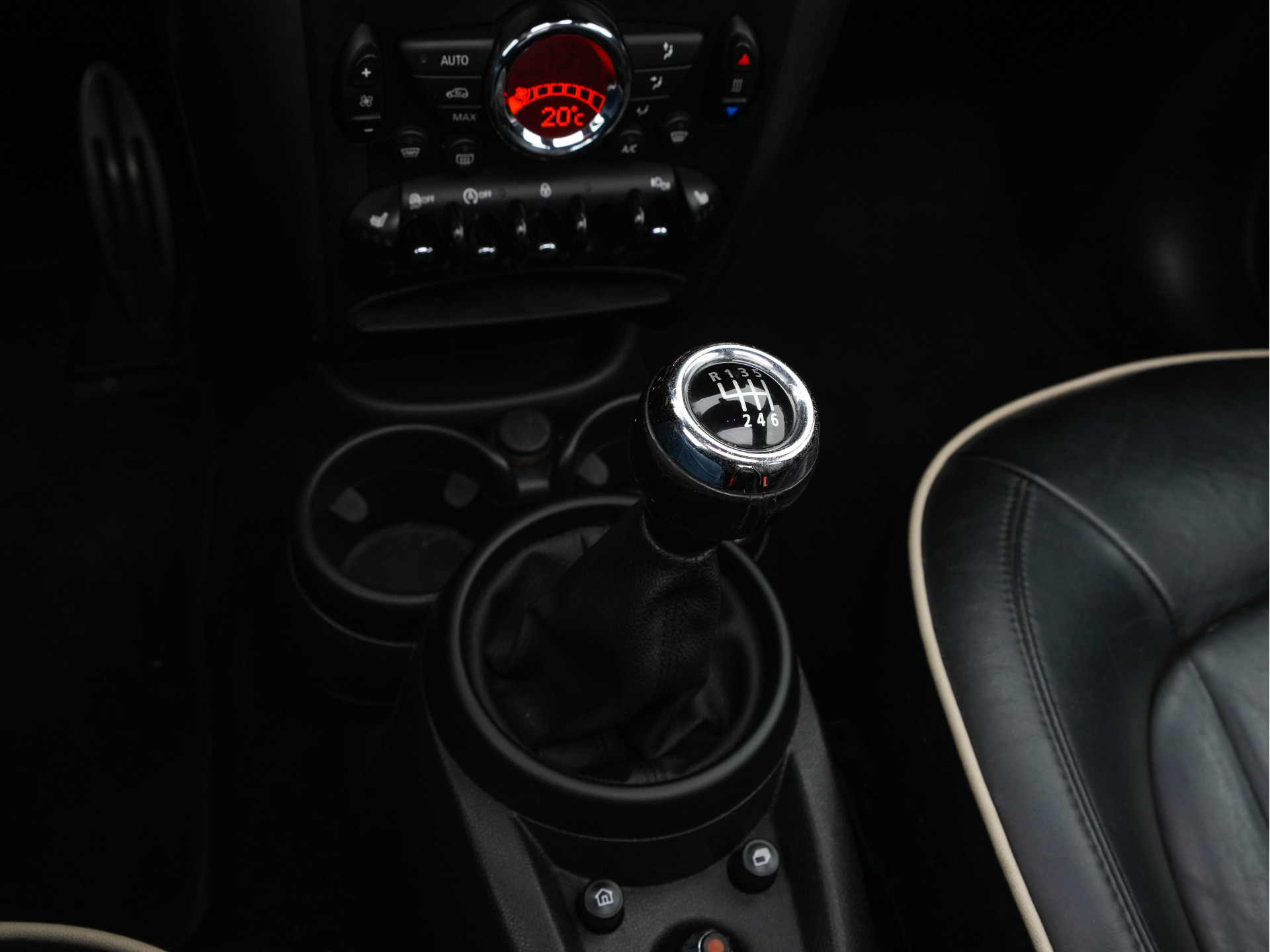 MINI Mini Countryman 2.0 Cooper SD ALL4 Pepper *PANO | LEATHER | BI-XENON | NAVI-FULLMAP | HEATED-COMFORTSEATS | ECC | HEATED-SEATS | PDC | CRUISE | TOWBAR | 17''ALU*