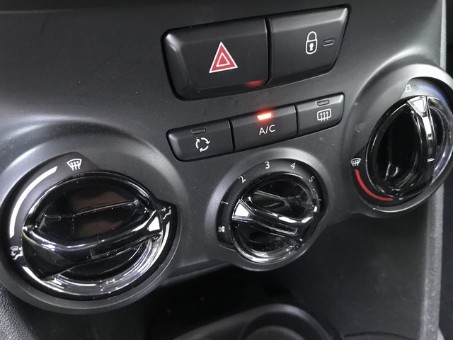 Peugeot 208 1.2 Automaat - V E R K O C H T
