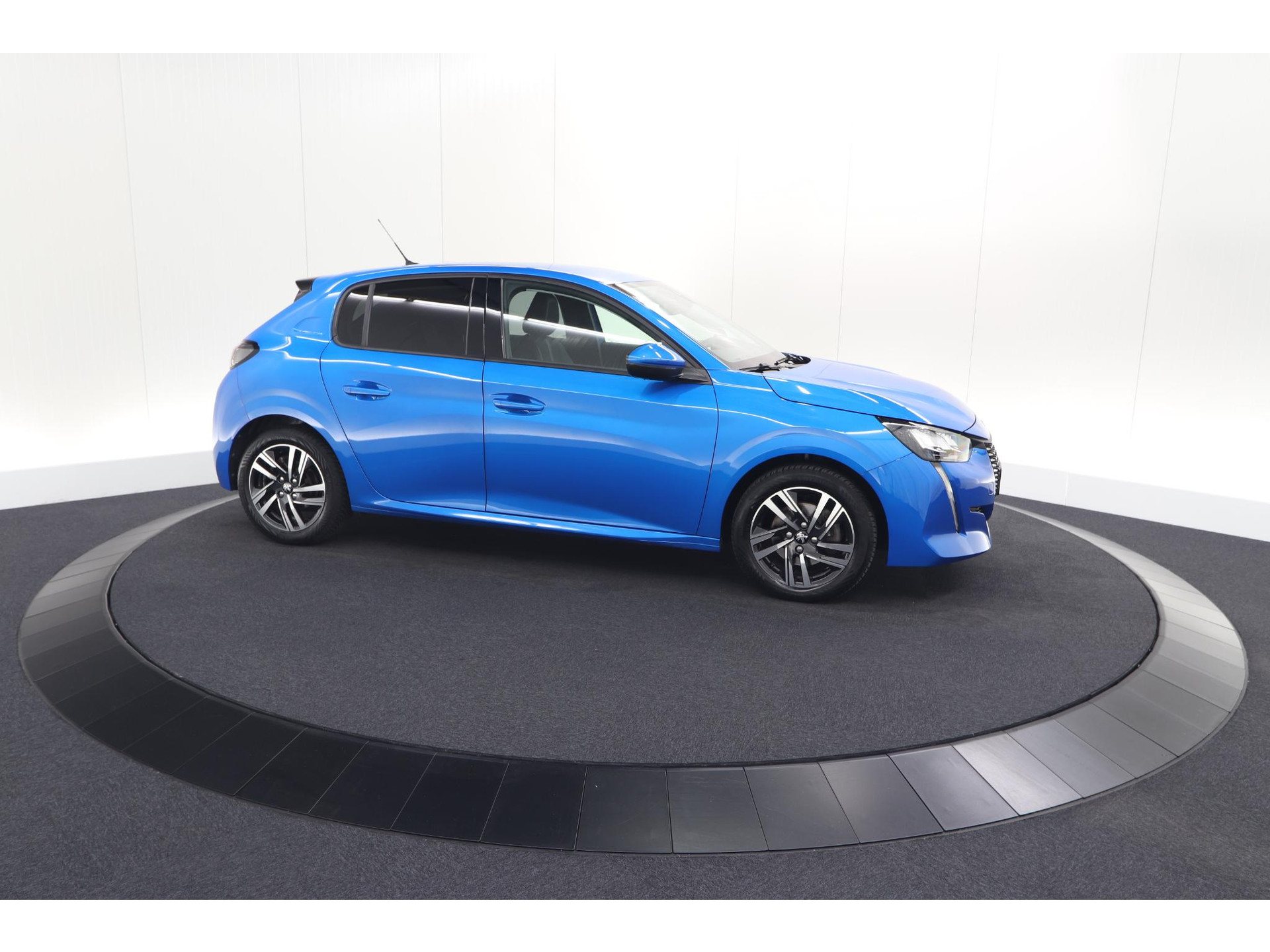 Peugeot 208 PureTech 100 Allure | Trekhaak | Camera | Apple Carplay | Navigatie | Parkeersensoren