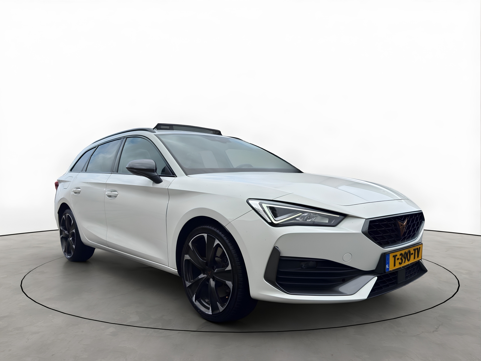 CUPRA Leon Sportstourer 1.4 e-Hybrid 245PK VZ Adrenaline Pano Keyless Schaalstoelen