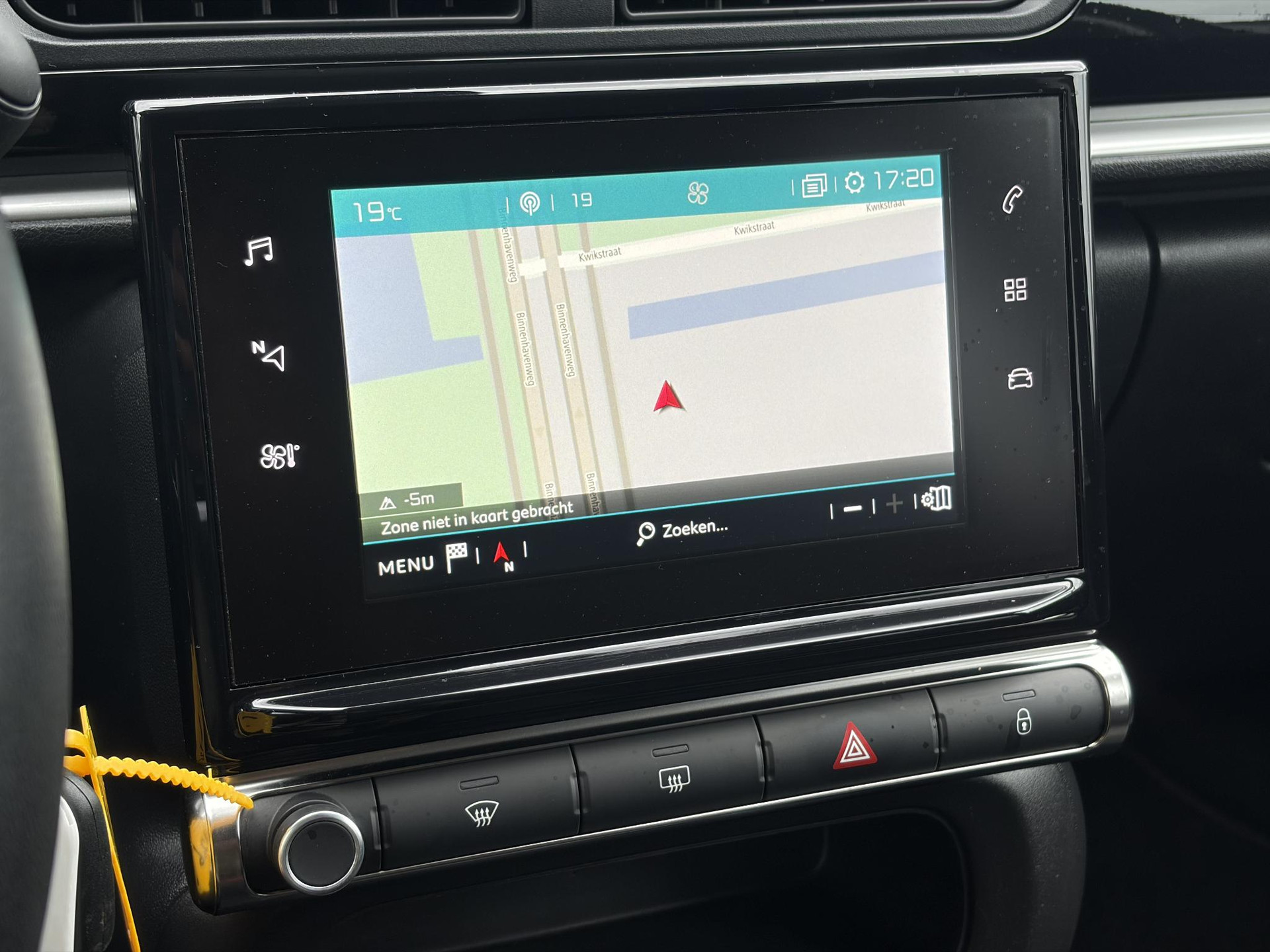 Citroen C3 1.2 PureTech S&S Shine D-riem vv in 02-2025 l 1e Eigenaar l Dealer Onderhouden l 110pk l Navi l Camera l Carplay l Clima l Cruise l Lm velgen l 6 Bak l Rijstrooksensor l Pdc l N.A.P l Apk tot 03-2027