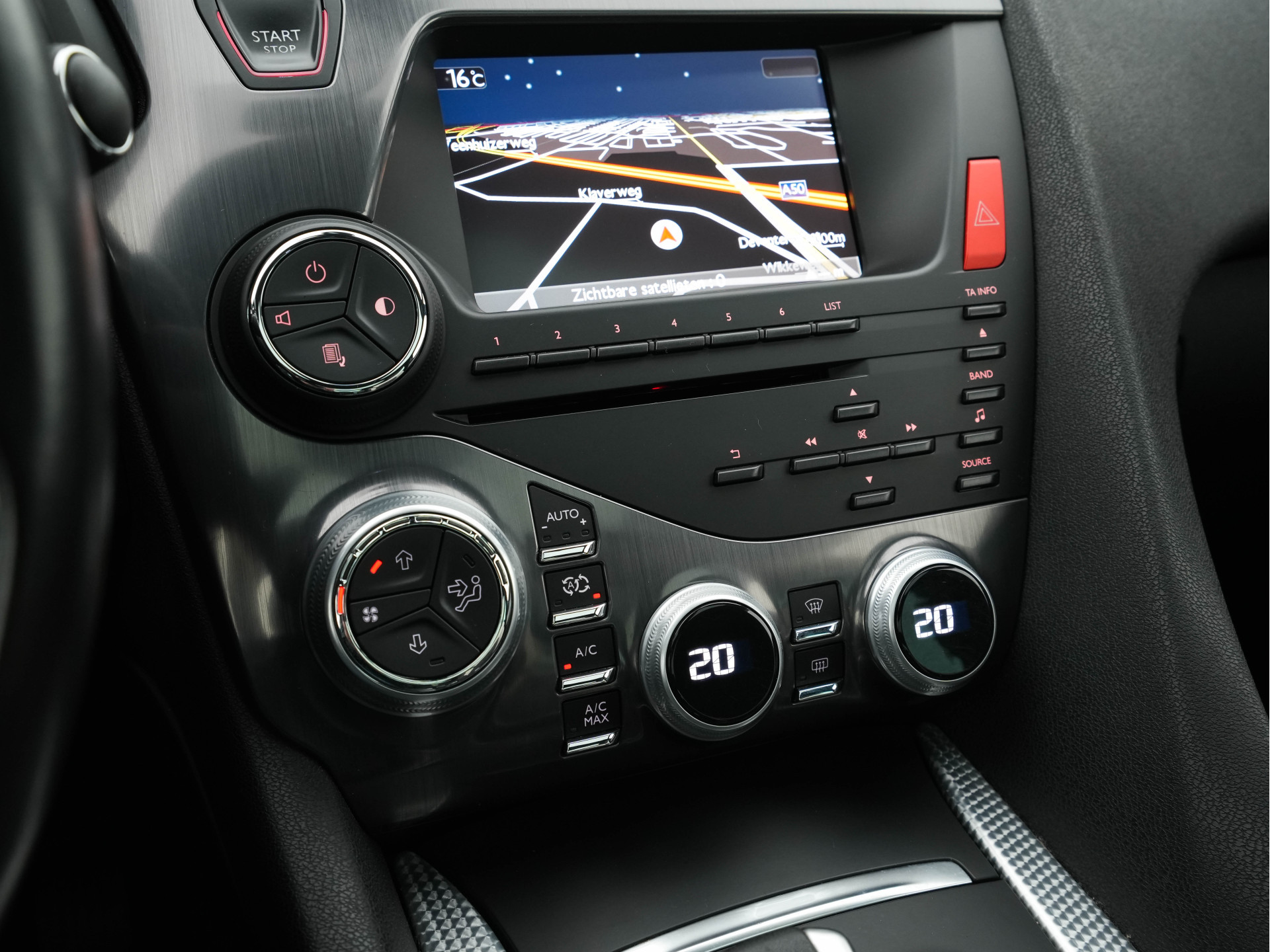 Citroën DS5 2.0 Hybrid4 Business Executive Aut. *PANO | TWO-TONE-LEATHER | MEMORY-PACK | NAVI-FULLMAP | XENON | KEYLESS | CAMERA | HEAD-UP | MASSAGE-SEAT | CRUISE | SPORT-SEATS | 17"ALU*