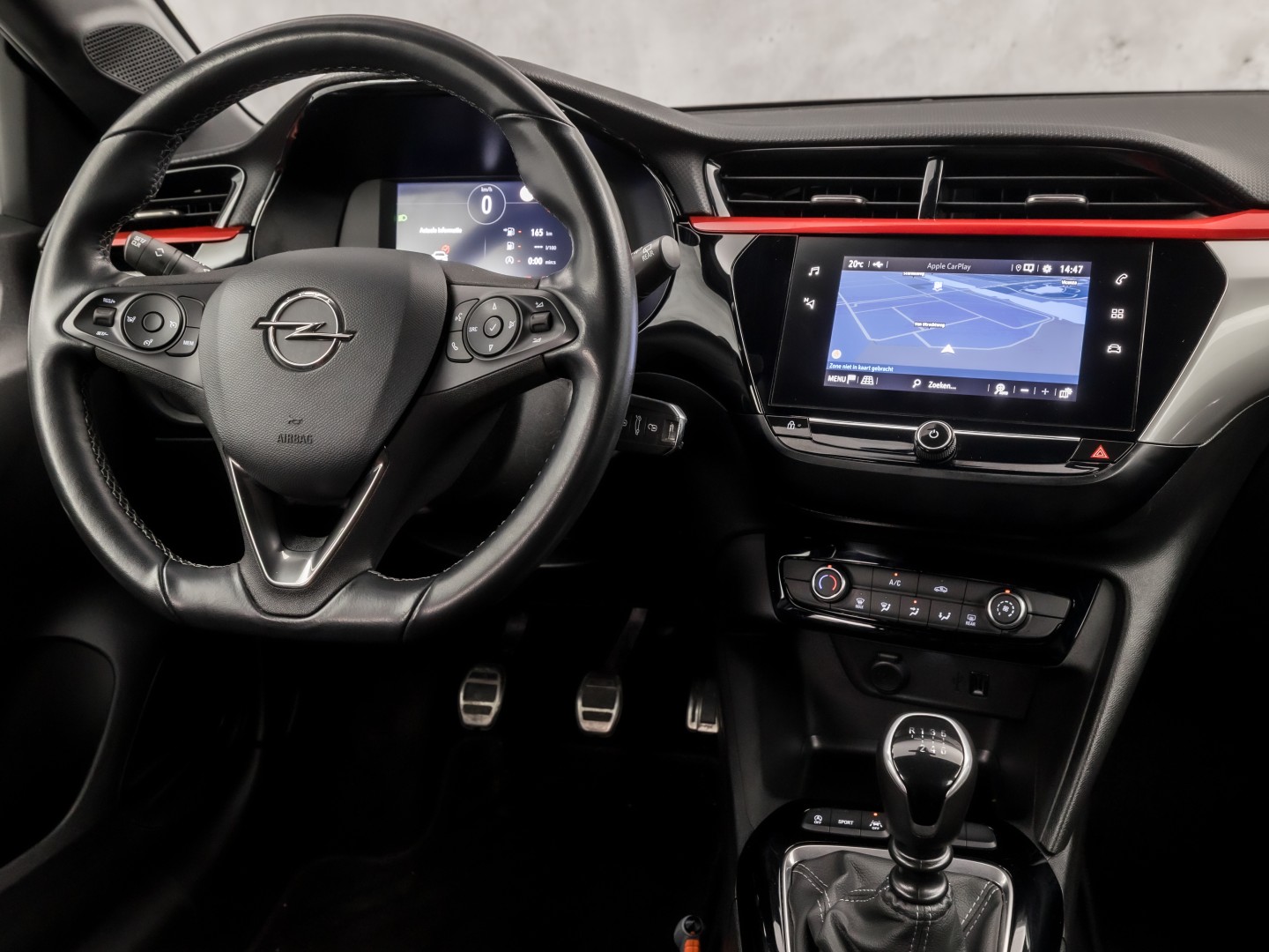 Opel Corsa 1.2 GS Line (VIRTUAL COCKPIT, APPLE CARPLAY, GROOT NAVI, 360 CAMERA, GETINT GLAS, SPORTSTOELEN, CRUISE, LANE ASSIST, NIEUWSTAAT)