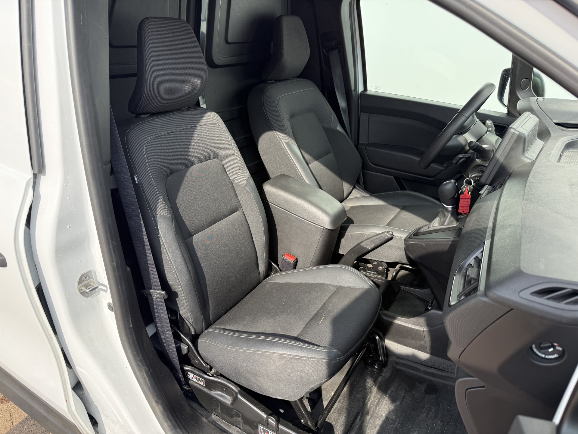 Renault Kangoo E-Tech 45kWh 122PK Elektrisch L1 300km WLTP 98.6% (SOH) 80kW Snelladen Climate Control Cruise Control LED Navigatie Parkeersensoren Achter