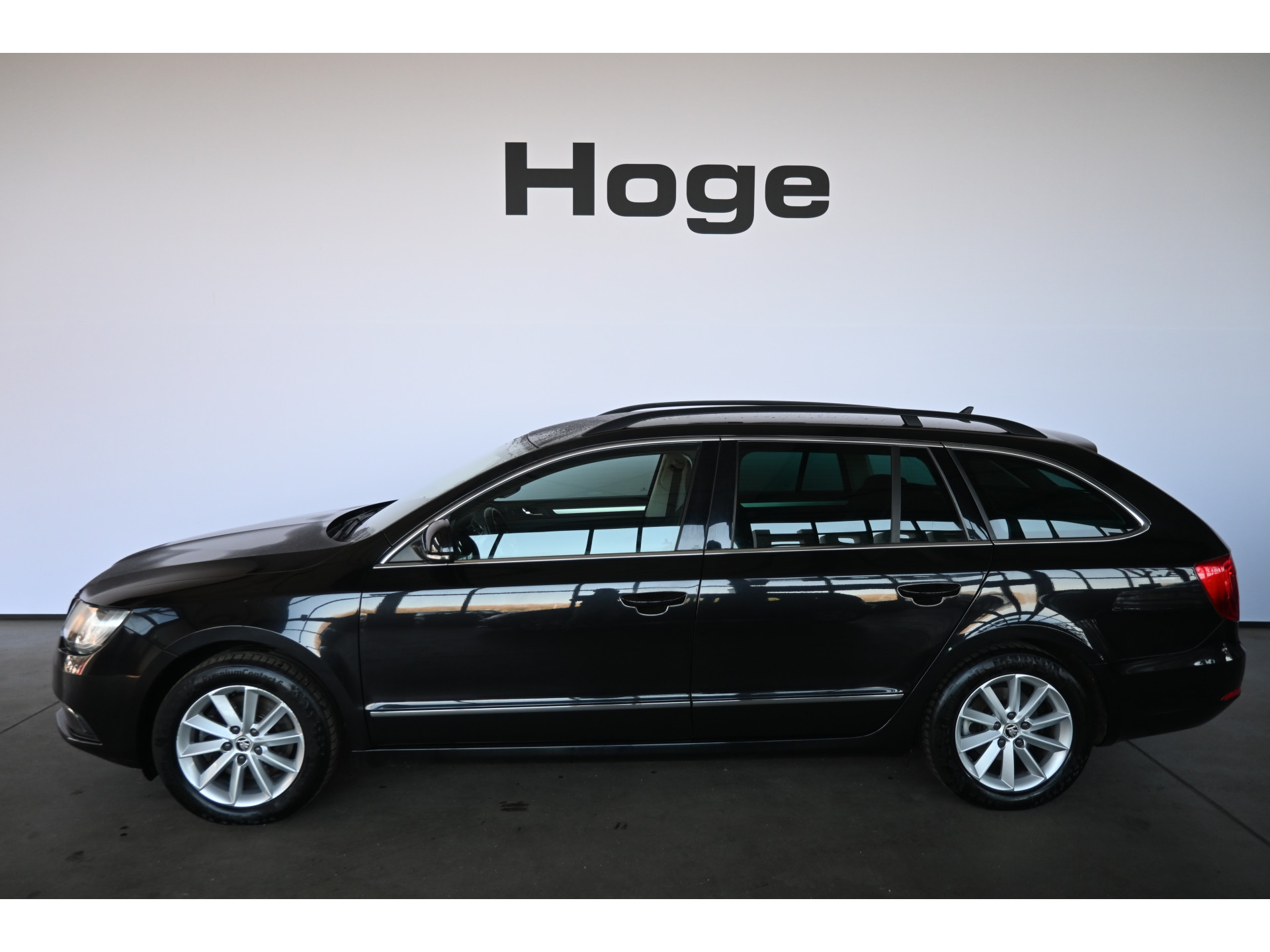 ŠKODA Superb Combi 1.8 TSI Ambition Automaat Clima Navigatie Cruise Control Trekhaak Inruil Mogelijk!