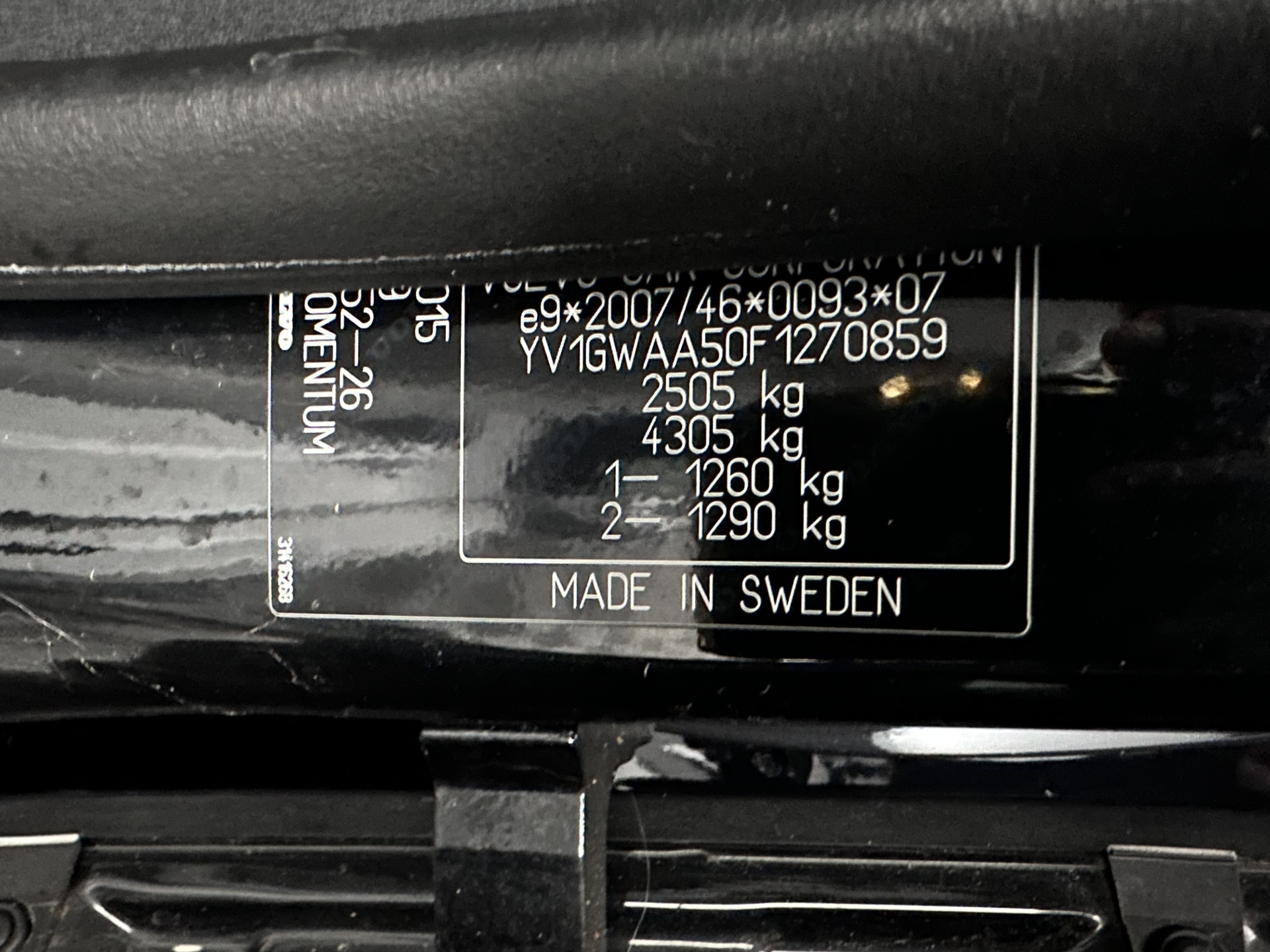 Volvo V60 2.4 D6 AWD Plug-In Hybrid Momentum Aut. *PANO | LEATHER-FABRIC | NAVI-FULLMAP | HEATED-COMFORTSEATS | ECC | PDC | CRUISE | TOWBAR | 17''ALU*