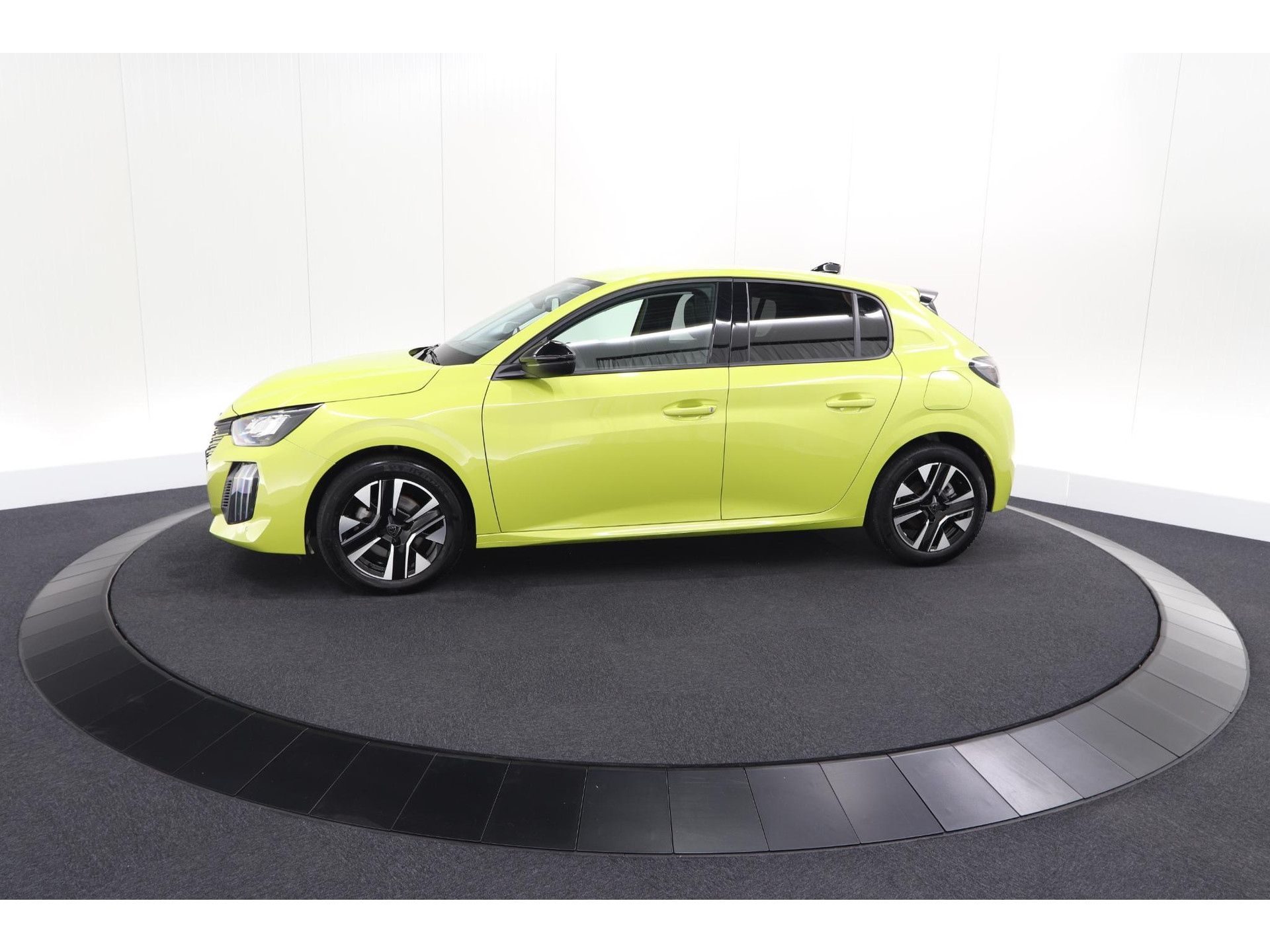 Peugeot 208 PureTech 100 Allure | Apple Carplay | Parkeersensoren | Climate Control