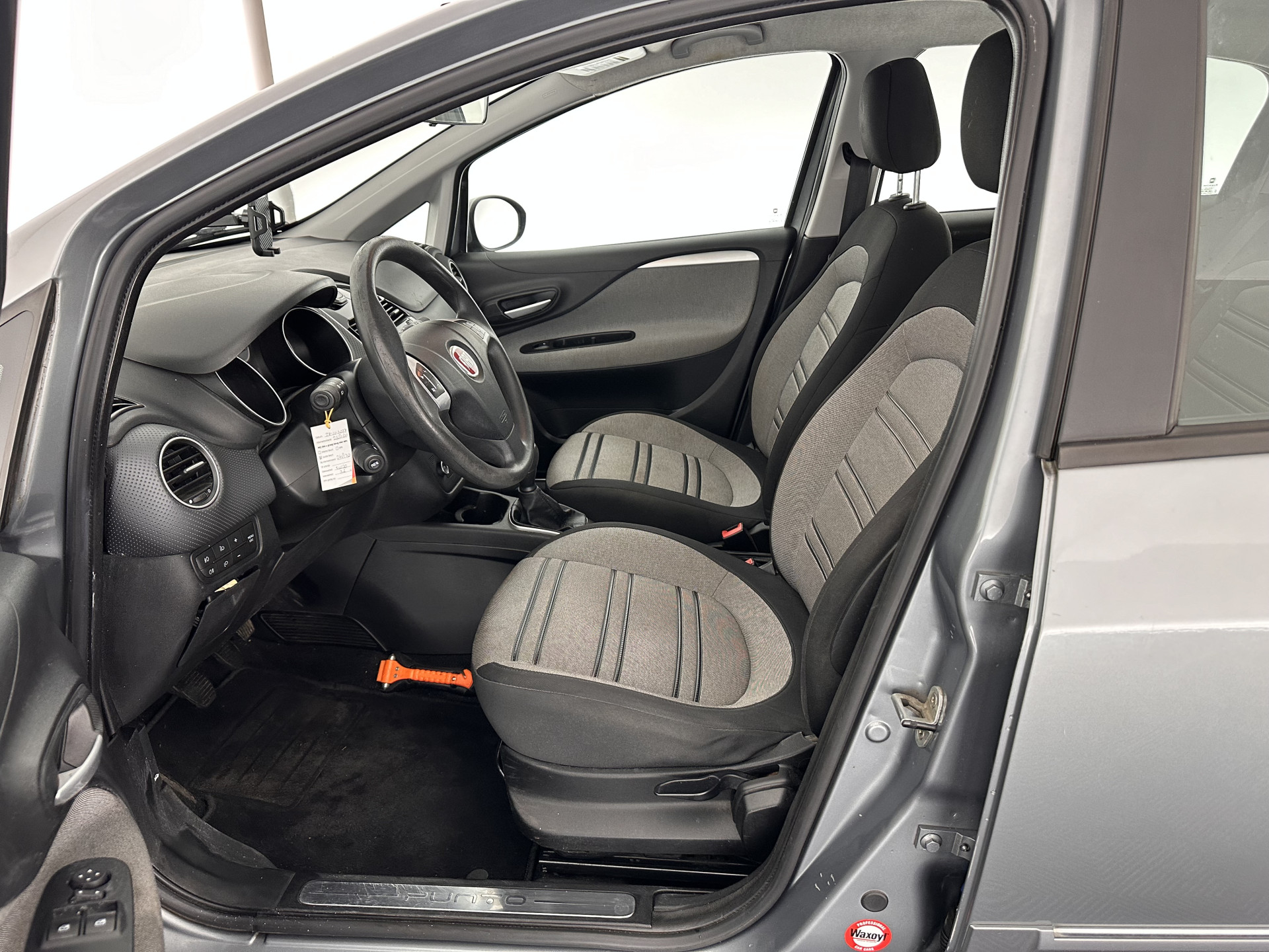 Fiat Punto Evo 1.3 M-Jet Dynamic *ECC | PDC | CRUISE | COMFORT-SEATS | TOWBAR | RADIO-CD/MP3 | 15''ALU *