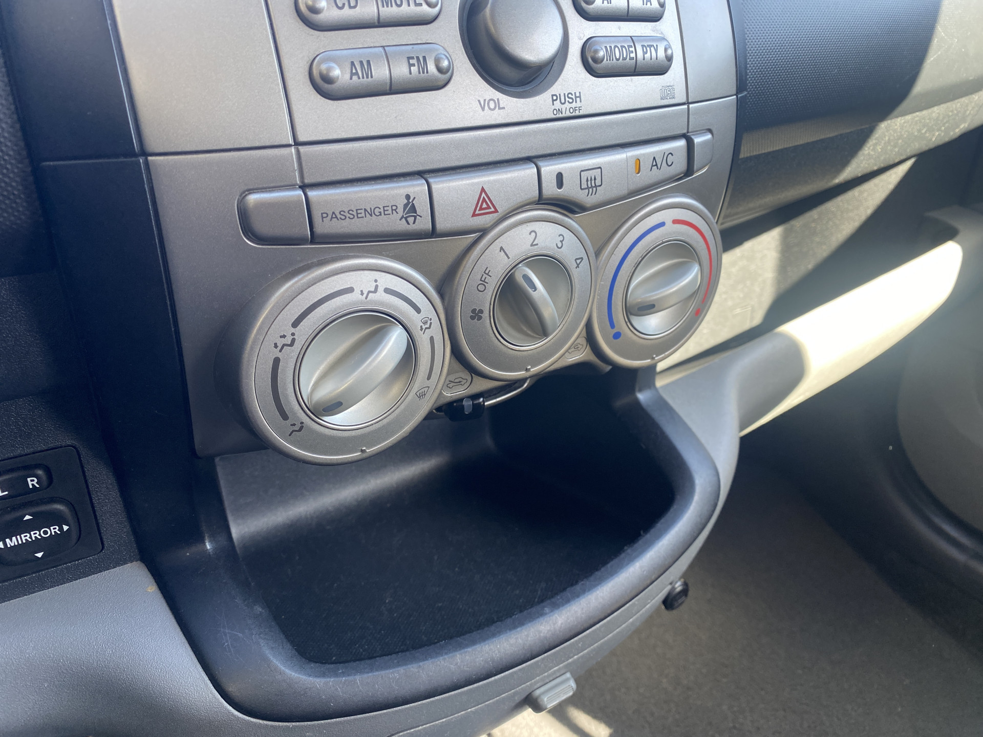 Daihatsu Sirion 2 1.3-16V Prestige | dealer onderhouden | airco | elektrisch pakket | nieuw geleverd | 3 maand garantie