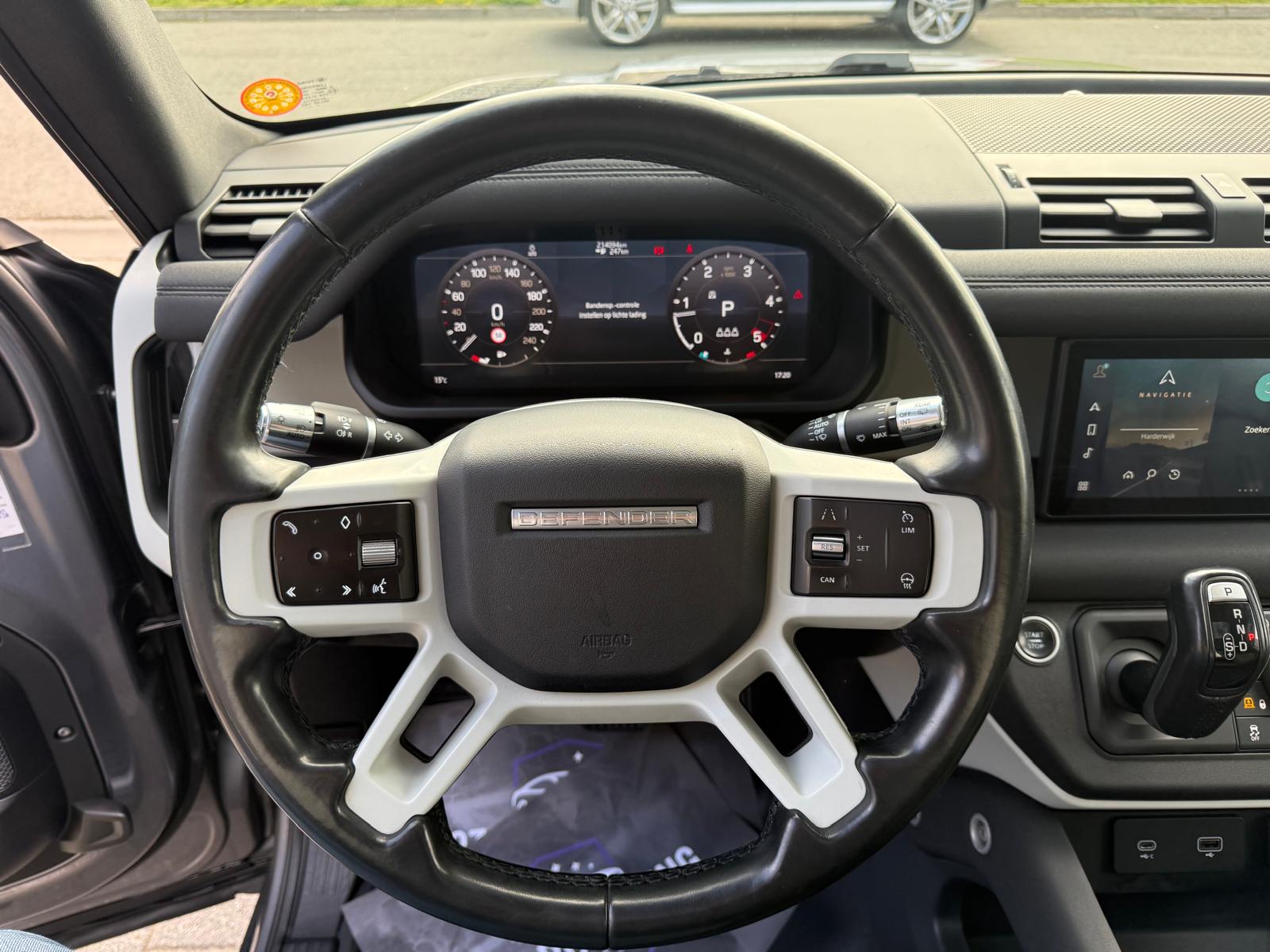 Land Rover Defender 2.0 D240 110 S | 3/6/12MND GARANTIE | GRIJSKENTEKEN| PANO | CRUISE | LED | CARPLAY | DAB | NAVI | LMV |