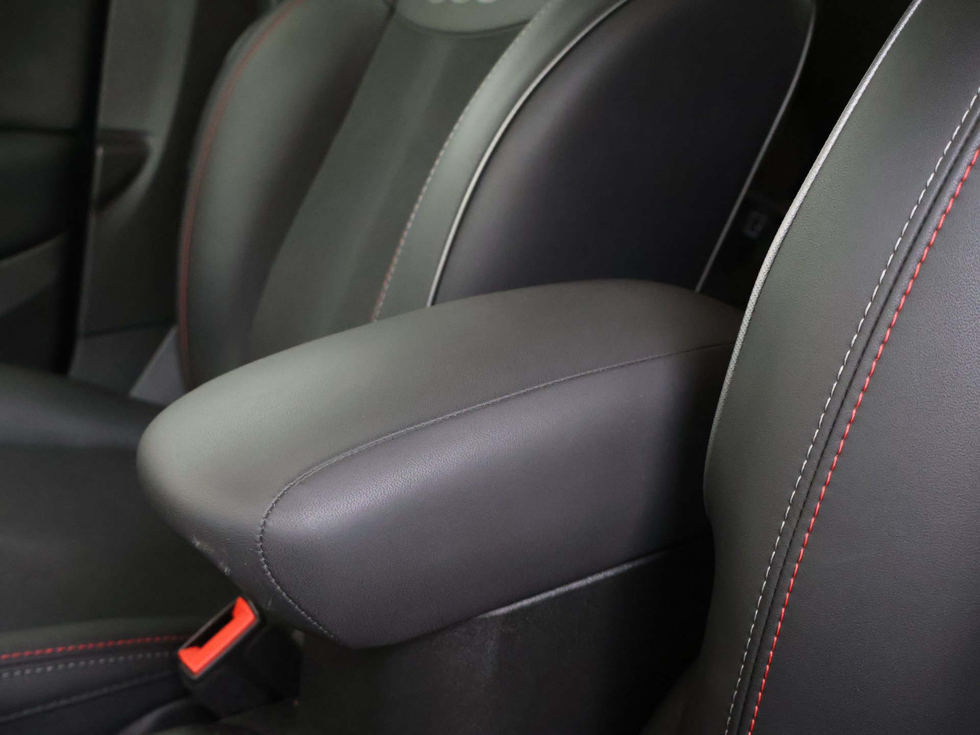 Fiat 500 X 1.5 Hybrid Sport | CAMERA | NAVI | CARPLAY | CLIMAT CONTROL | PARK. SENSOREN V+A | Carselexy