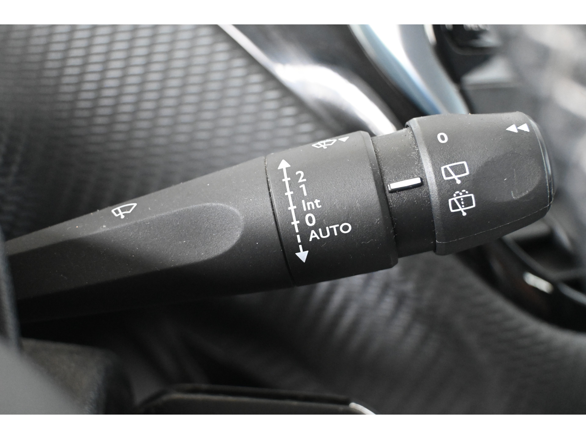 Peugeot 2008 1.6 e-HDi Blue Lease Executive Nap! Clima Navigatie Cruise control Lichtmetaal 100% Onderhouden! Inruil Mogelijk!