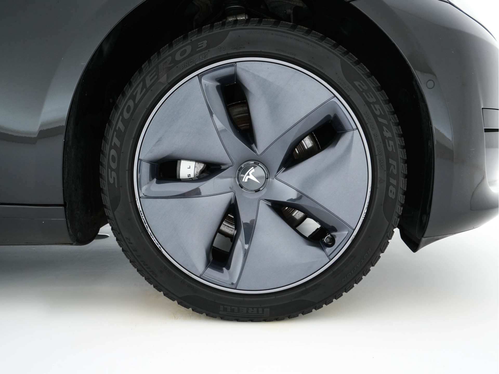 Tesla Model 3 Standard RWD Plus 60 kWh [ 3-Fase ] {SOH-84%} (INCL-BTW) Aut. *PANO | AUTO-PILOT | LEATHER | KEYLESS | FULL-LED | MEMORY-PACK | SURROUND-VIEW | DAB | CARPLAY | DIGI-COCKPIT | LANE-ASSIST | COMFORT-SEATS | 18"ALU*