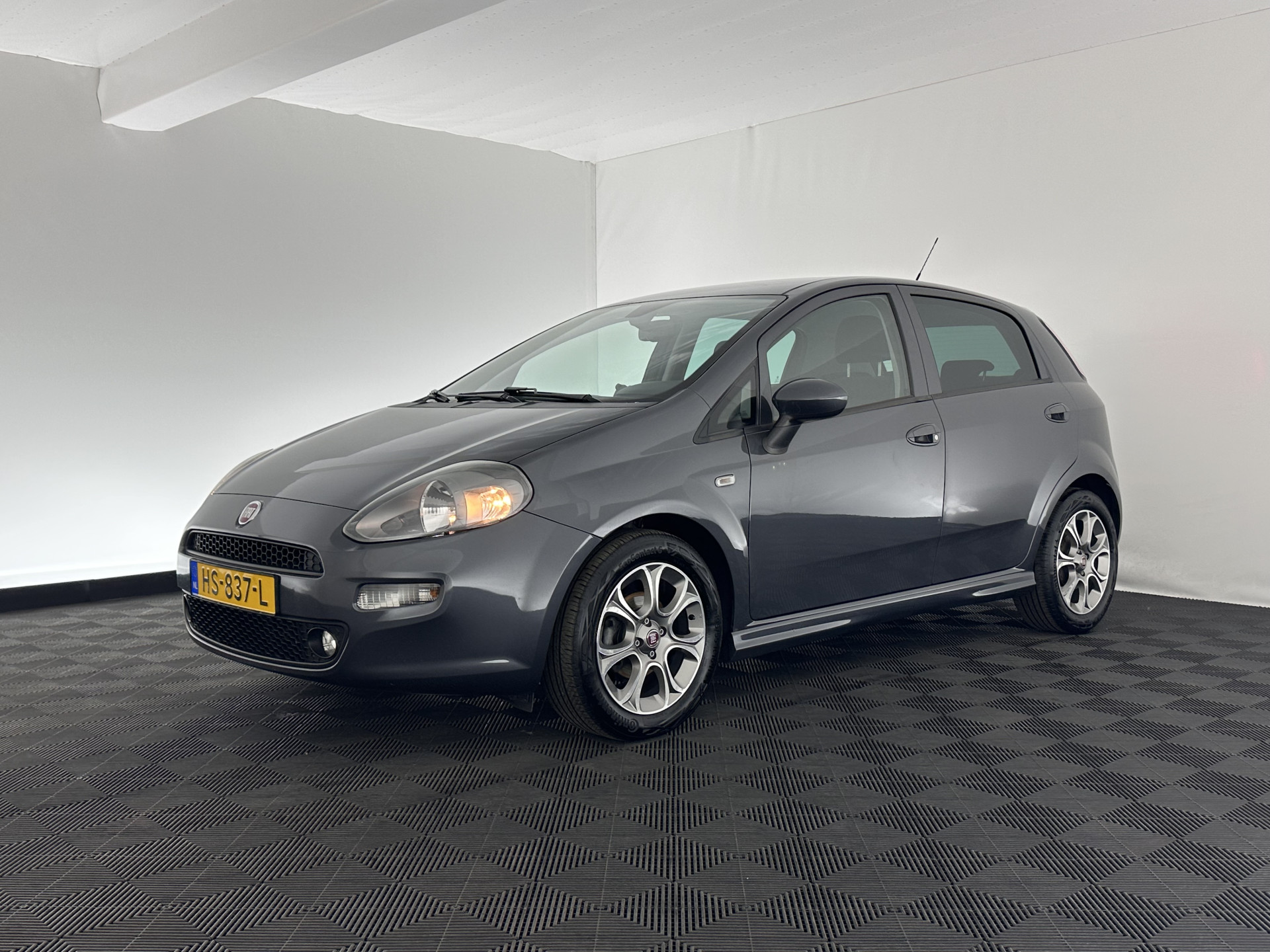 Fiat Punto Evo 1.3 M-Jet Lounge *ECC | SPORT-SEATS | MICROFIBRE | PDC | CRUISE | RADIO-CD/MP3 | 16''ALU*
