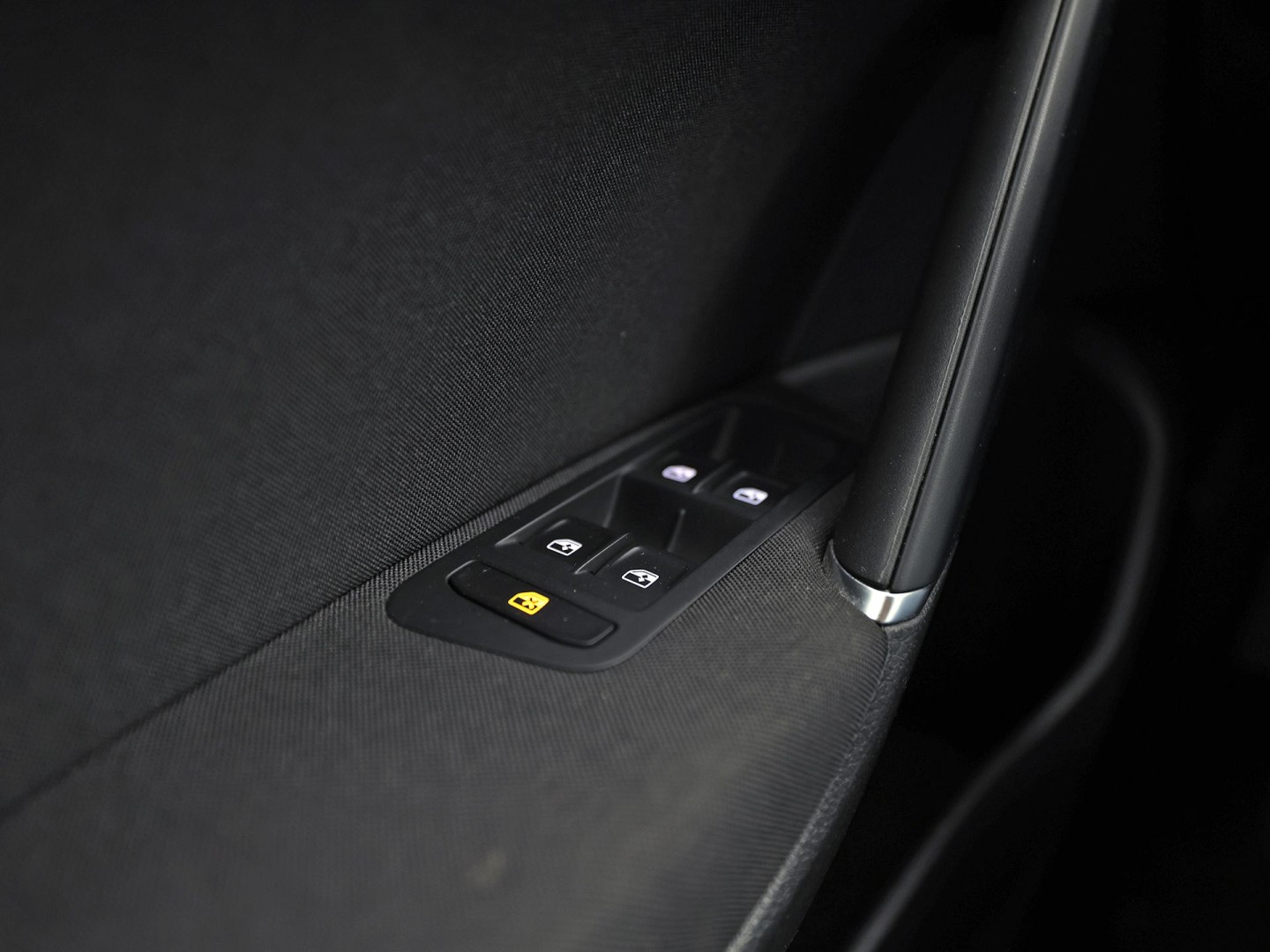 Volkswagen Golf 1.5 TSI Sportline (APPLE CARPLAY, GROOT NAVI, CLIMATE, STOELVERWARMING, SPORTSTOELEN, LED KOPLAMPEN, PARKEERSENSOREN, ADAPTIVE CRUISE, NIEUWSTAAT)