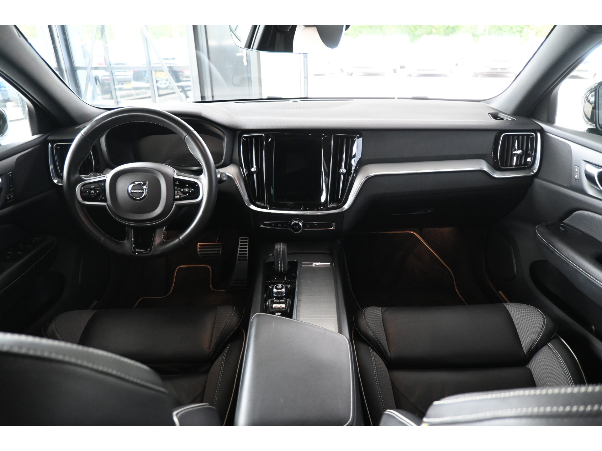 Volvo V60 2.0 B4 R-Design Navigatie Carplay Stoel/Stoelverwarming Virtual Goed Onderhouden! Inruil Mogelijk!