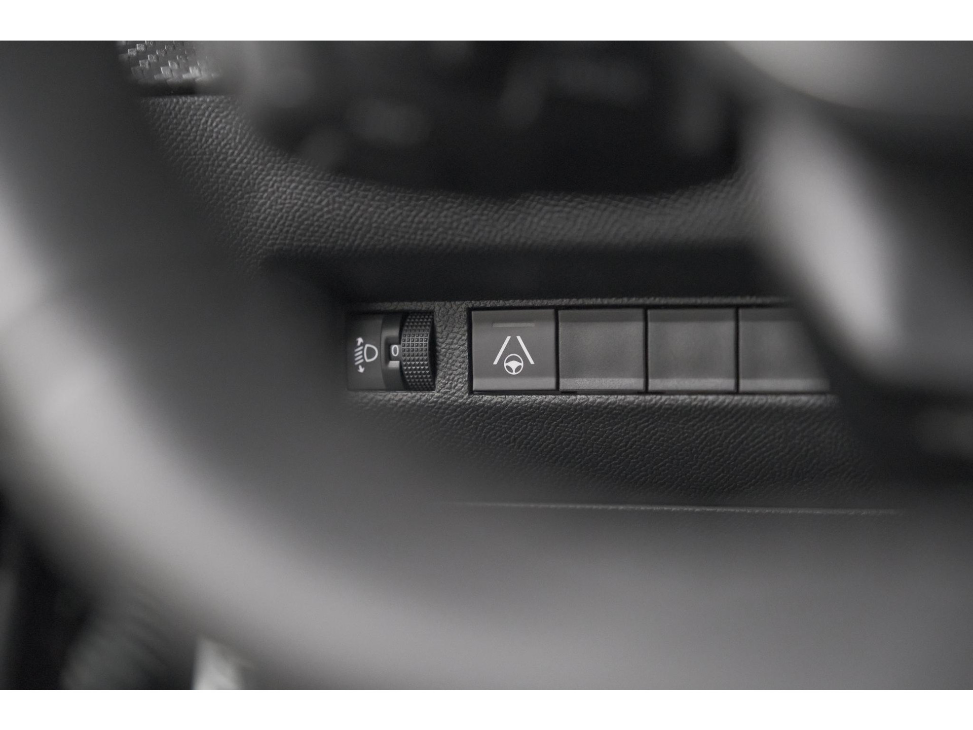 Peugeot 2008 1.2 Hybrid 145 Allure | 360 Camera | Adaptieve Cruise Control | Dodehoekdetectie | Apple Carplay