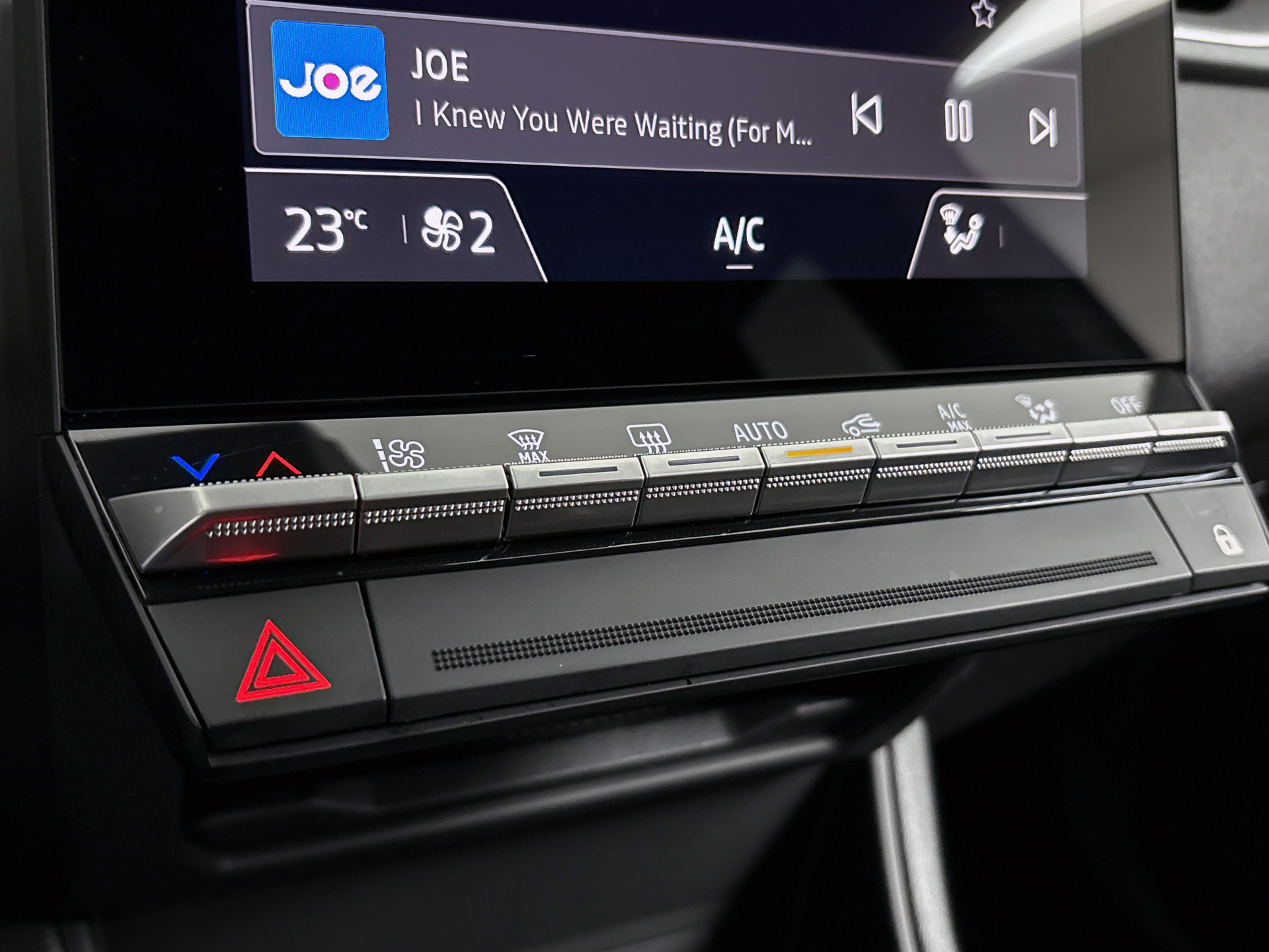 Renault Captur 1.8 E-Tech full hybrid 160 techno | CAMERA | NAVI