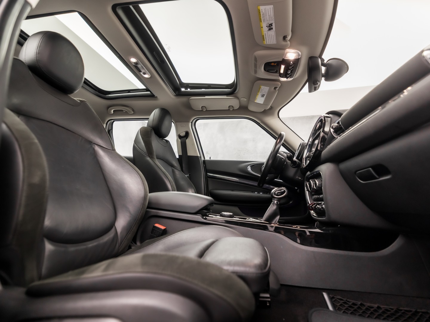 MINI Clubman 2.0 Cooper S Chilli 192Pk Automaat (PANORAMADAK, GROOT NAVI, MEMORY SEAT, LEDER, HARMAN/KARDON, CAMERA, STOELVERWARMING, LED KOPLAMPEN, NIEUWSTAAT)