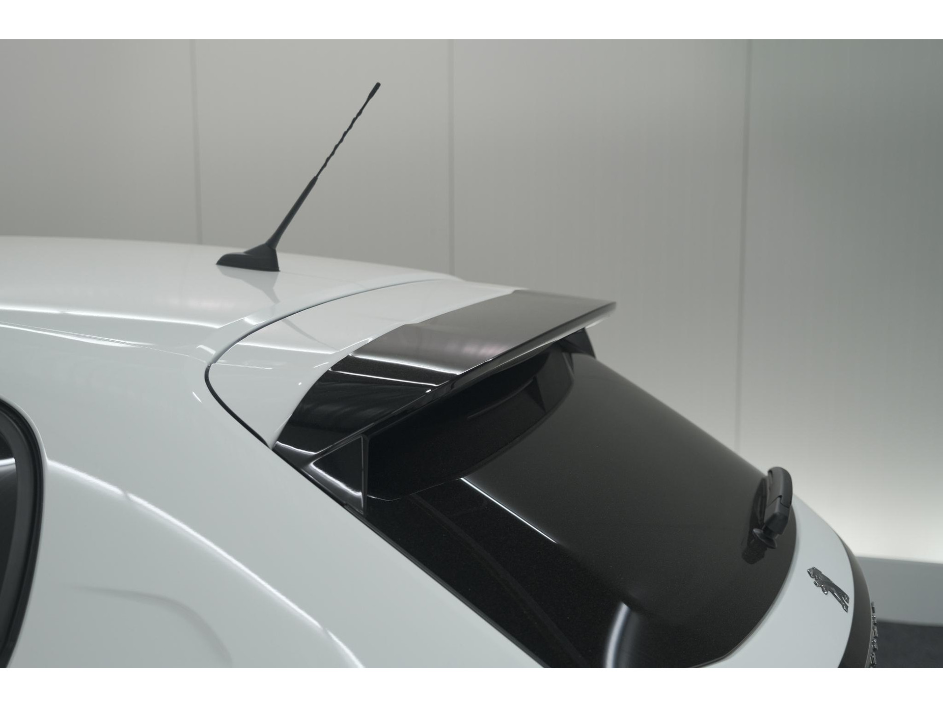 Peugeot 208 PureTech 100 Allure | Adaptieve Cruise Control | Camera | Apple Carplay