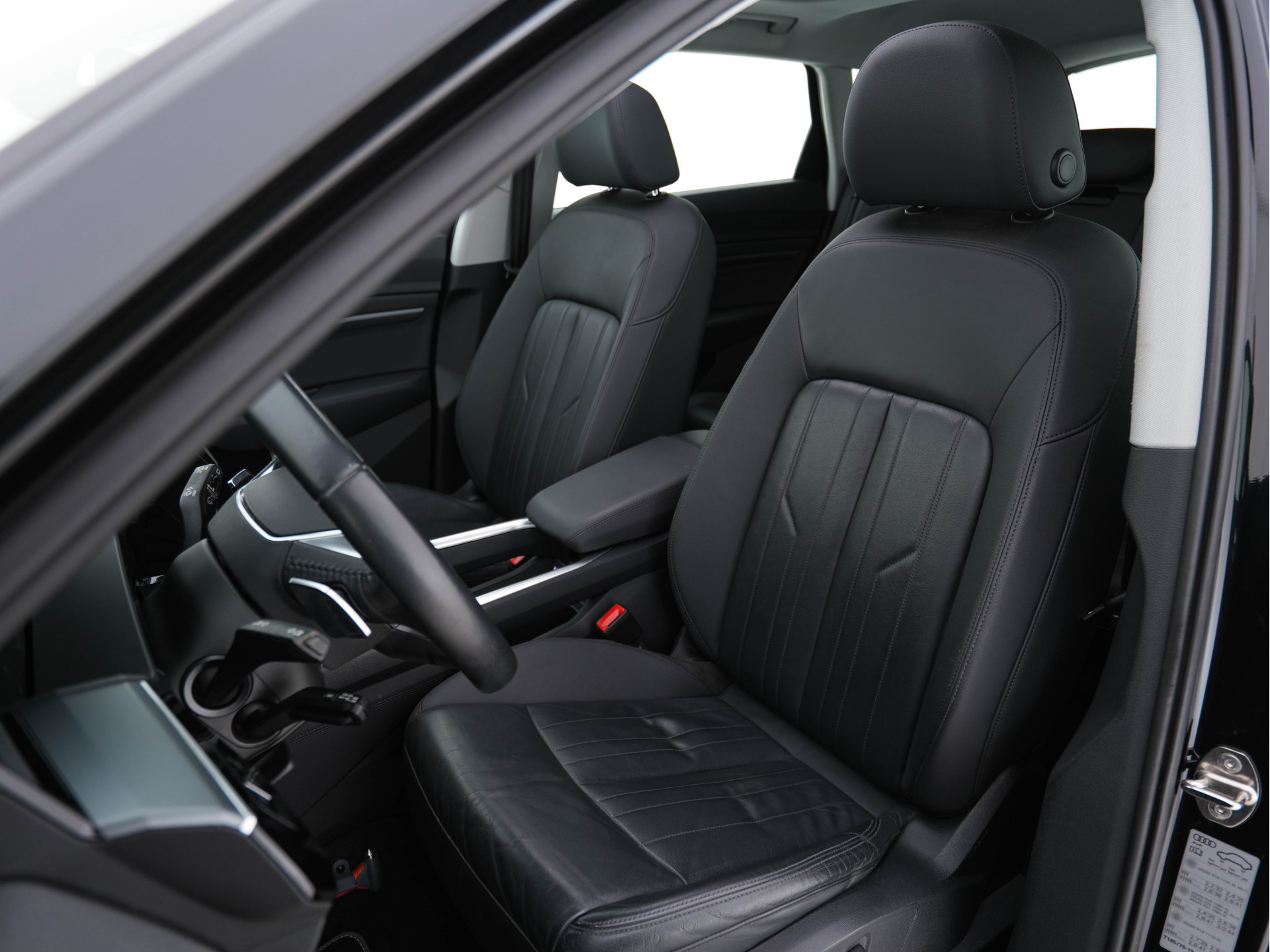 Audi e-tron 50 Quattro Launch-Edition-Plus 71 kWh [ 3-Fase ] {SOH-100%} (INCL-BTW) *PANO | LUXURY-LEATHER | ADAPTIVE-CRUISE | FULL-LED | DIGI-COCKPIT | KEYLESS | MEMORY-PACK | CAMERA | NAVI-FULLMAP | SHIFT-PADDLES | COMFORT-SEATS | 20''ALU*