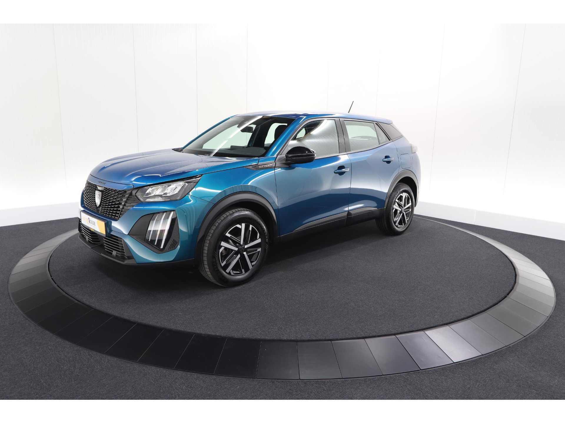 Peugeot 2008 Hybrid 136 e-DCS6 Style | Apple Carplay | Parkeersensoren | Climate control