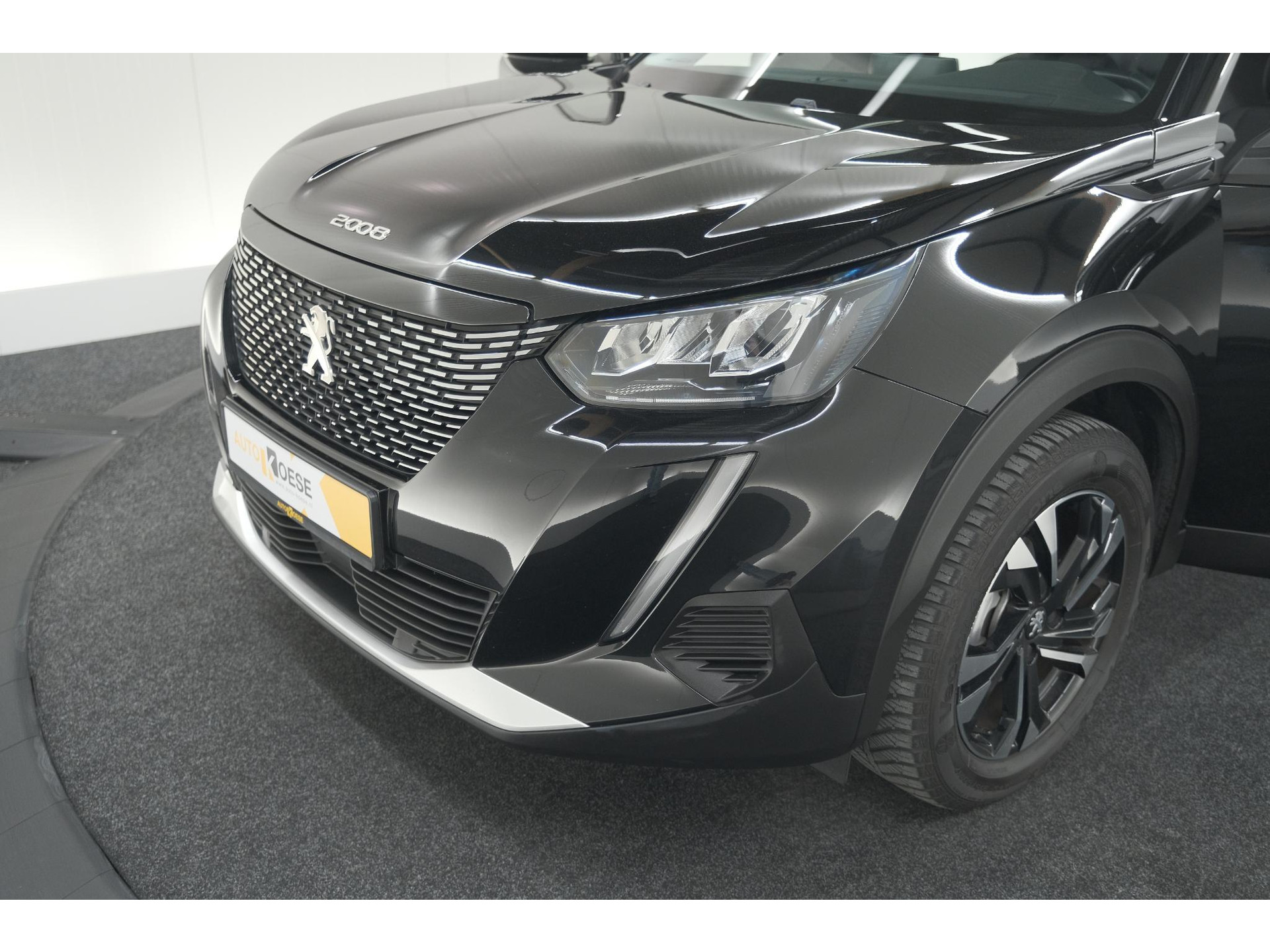 Peugeot 2008 PureTech 130 EAT8 Allure | Trekhaak | Camera | Navigatie | Apple Carplay