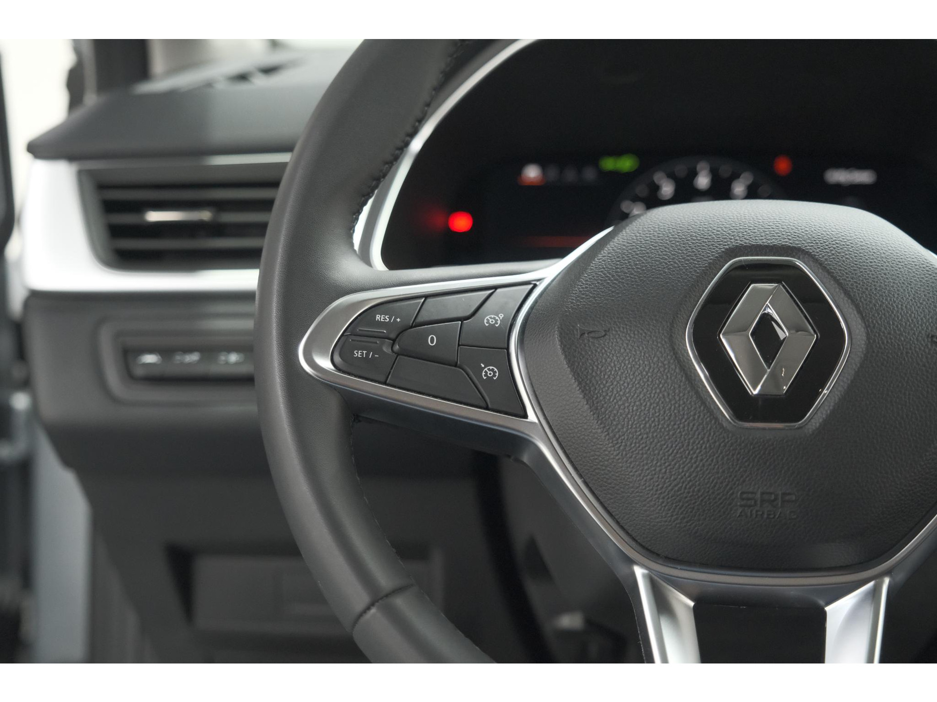 Renault Captur TCe 140 EDC Techno | Camera | 9.3 Inch Groot Scherm | Stoelverwarming | Apple Carplay