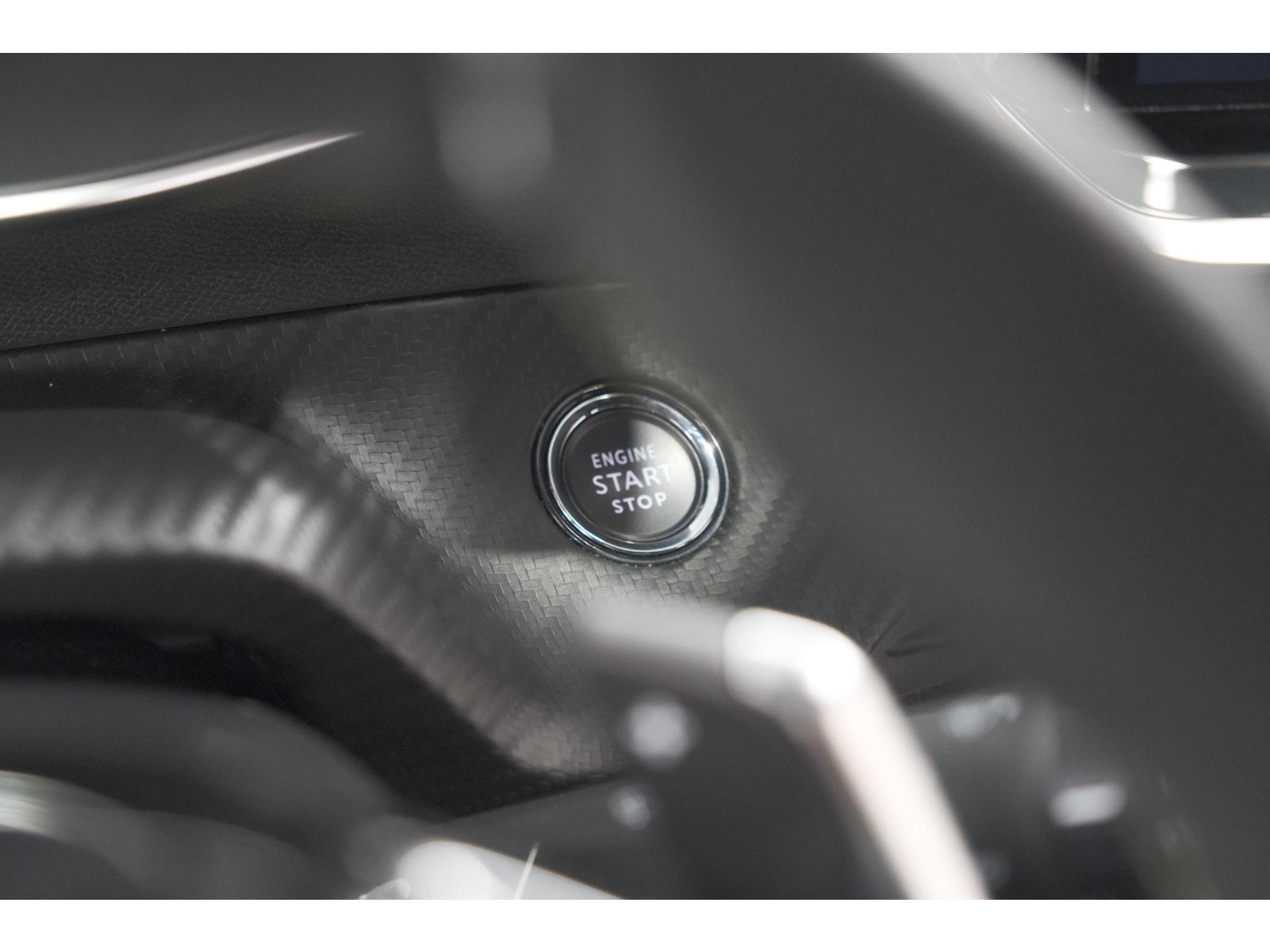 Peugeot 2008 1.2 Hybrid 145 GT | Camera | Apple Carplay | Parkeersensoren