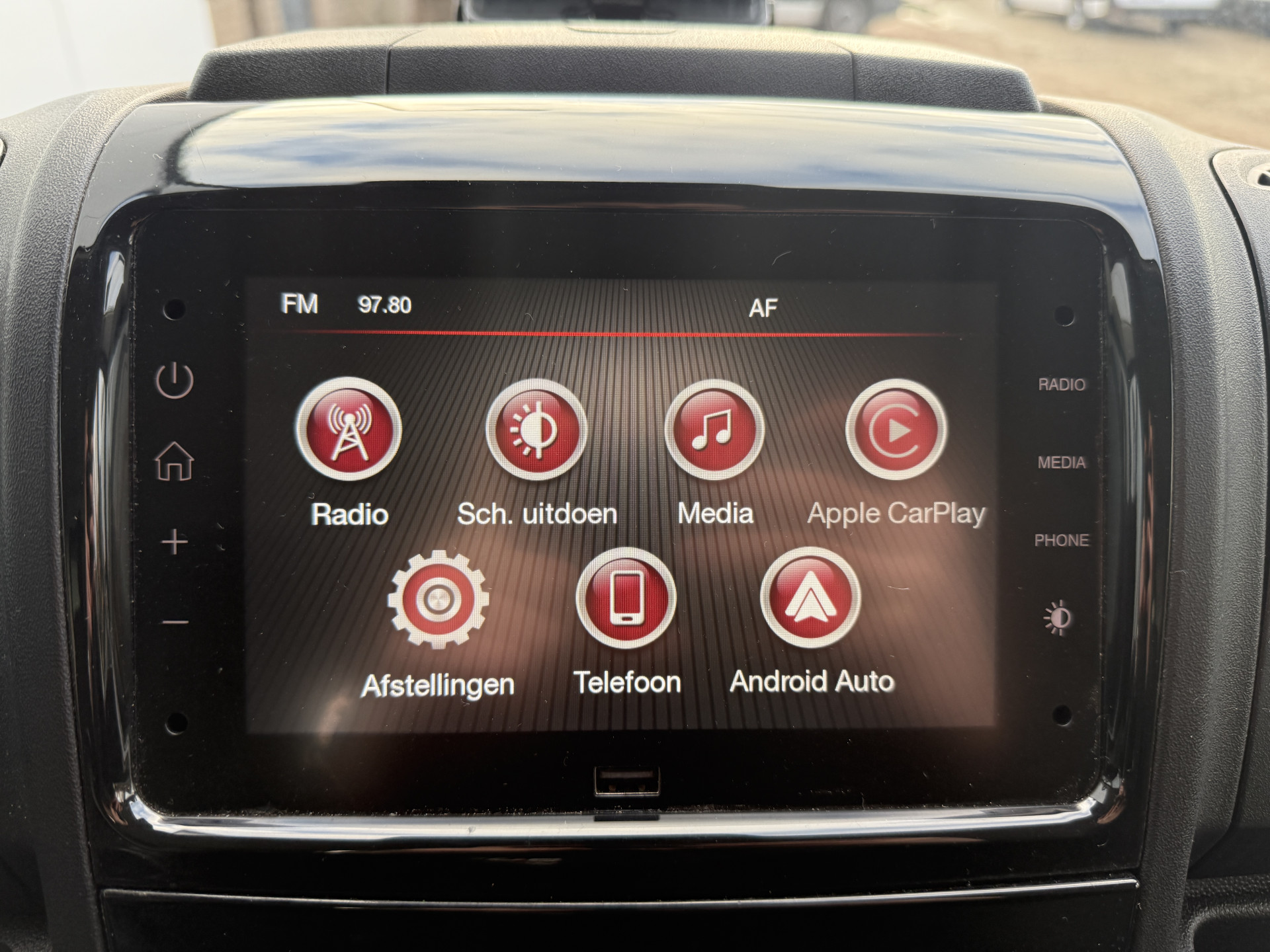 Peugeot Boxer 2.2 HDI 165PK Laadklep Bakwagen Cruise Control Climate Control Camera Carplay Standkachel LED Koffer Meubelbak