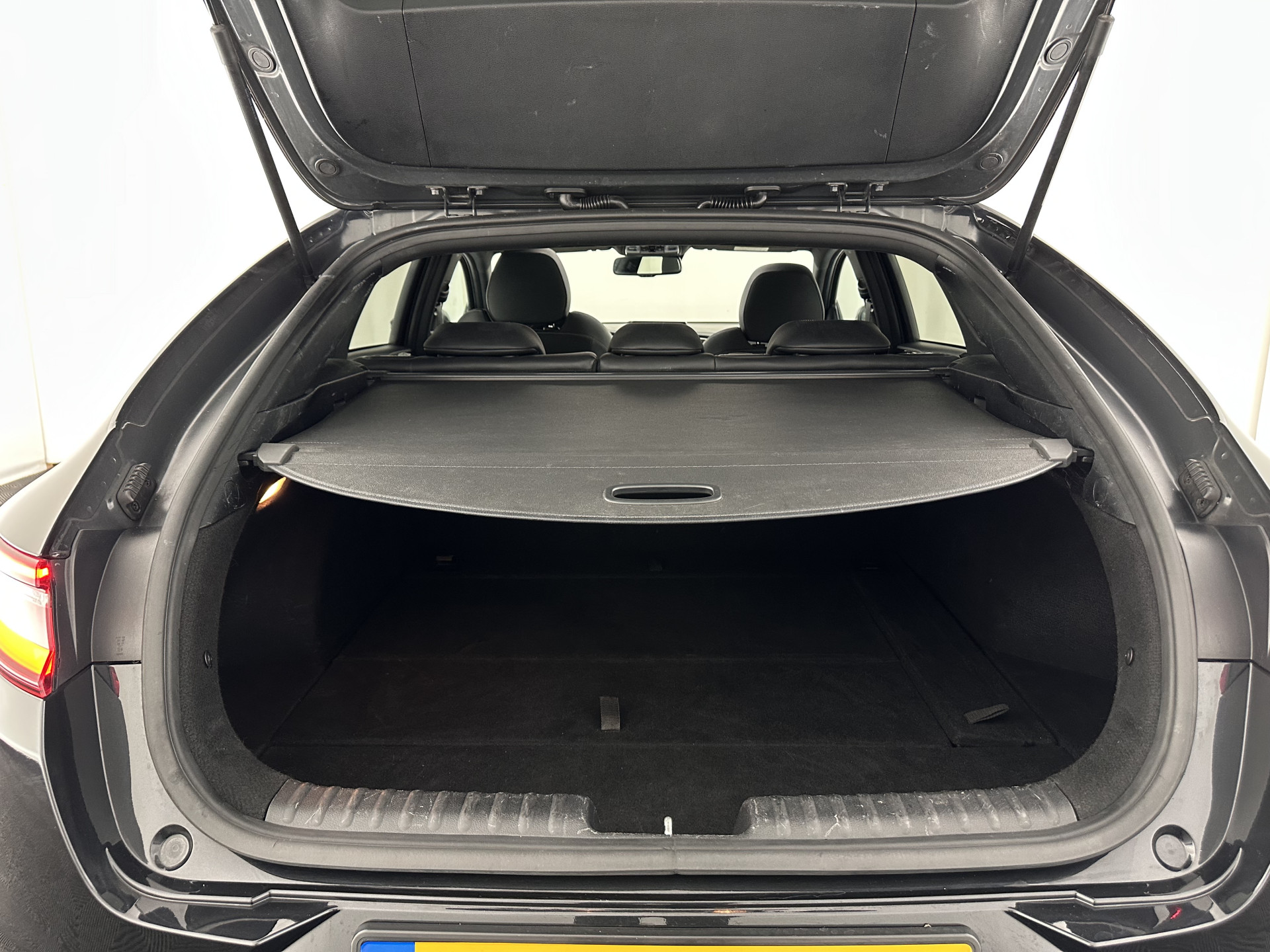 Kia ProCeed 1.0 T-GDI GT-Line (INCL-BTW) *PANO | LEATHER-ALCANTARA  | FULL-LED | SPORTSEATS | NAVI-FULLMAP | CAMERA | ECC | PRIVACYGLASS | LANE-ASSIST | DAB+ | CARPLAY | PDC | KEYLESS | CRUISE | TOWBAR | 17''ALU*