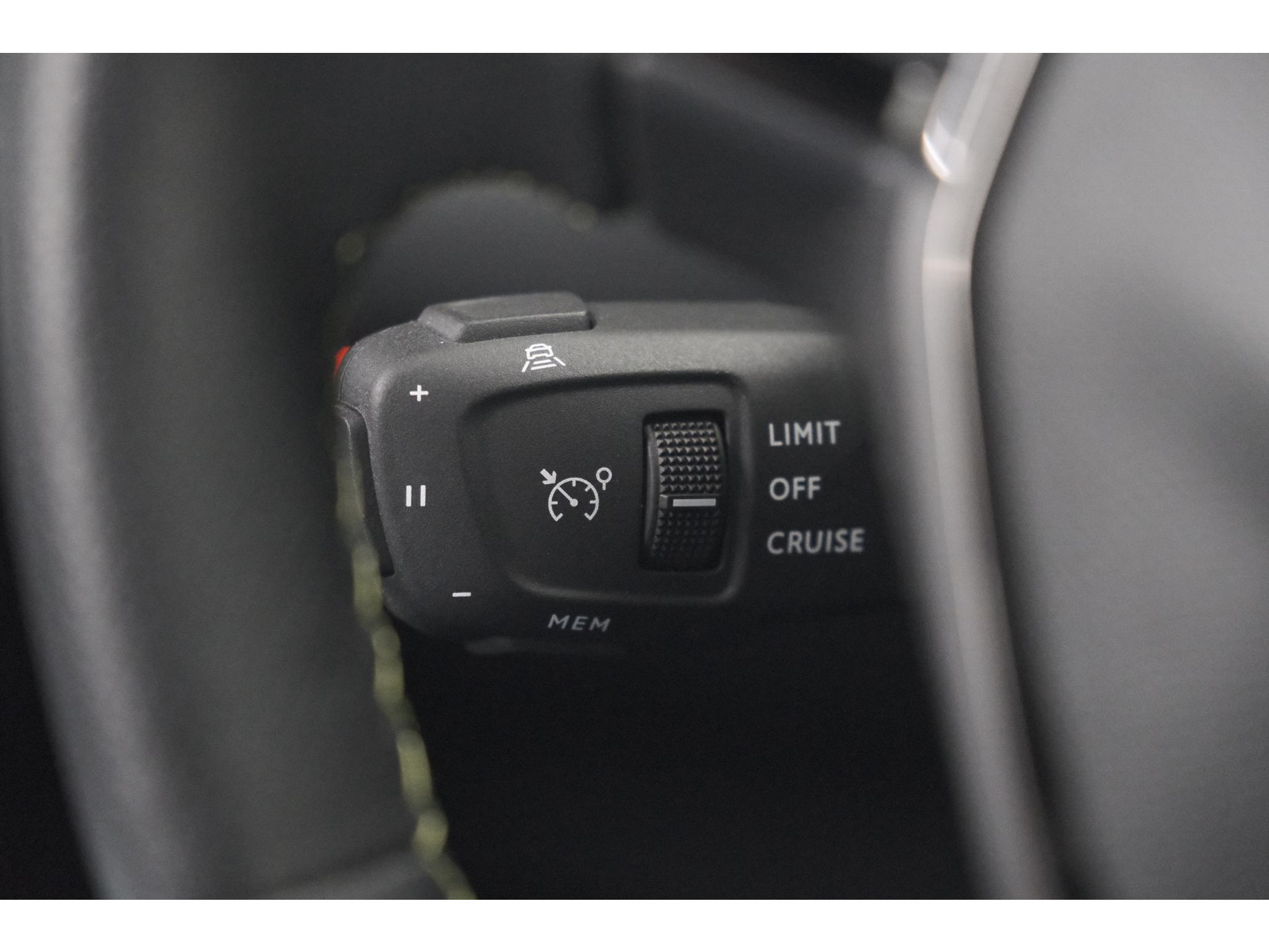 Peugeot 208 PureTech 100 GT | Camera | Adaptieve Cruise Control | Navigatie | Apple Carplay