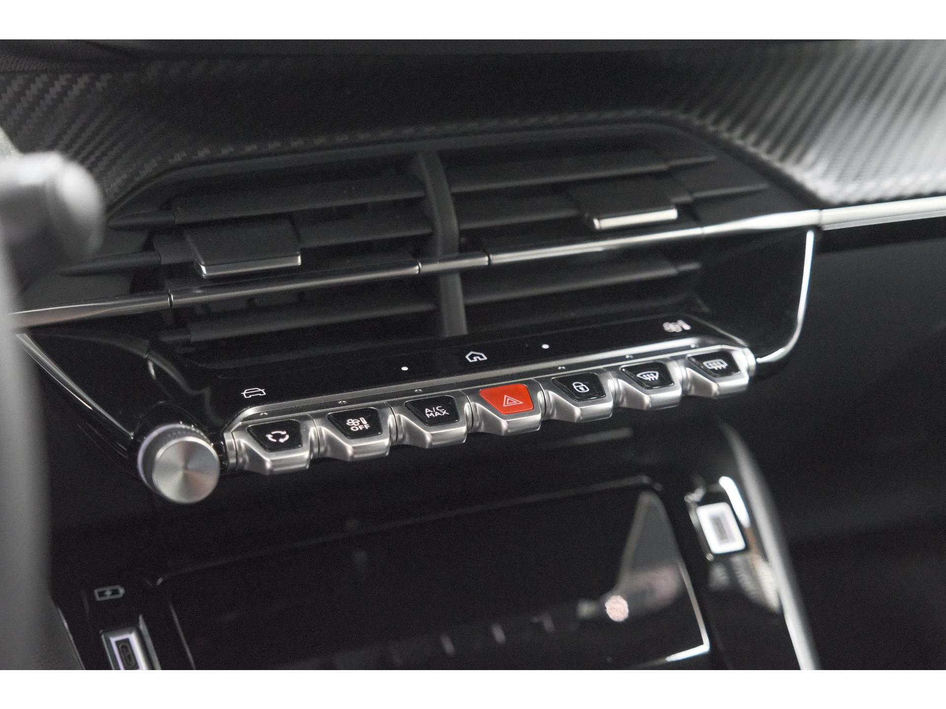 Peugeot e-2008 EV Allure 54 kWh | 11 KW Lader | Warmtepomp | Apple Carplay | Parkeersensoren