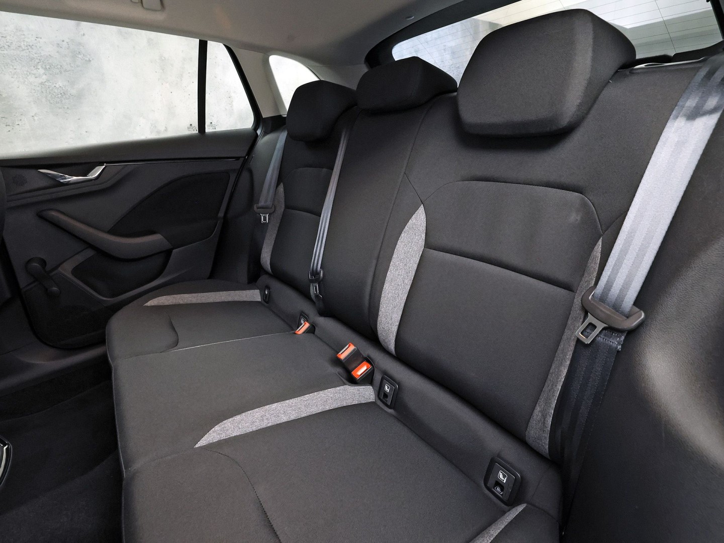 Škoda Scala 1.0 TSI Sport (CRUISE, GETINT GLAS, SPORTSTOELEN, LED KOPLAMPEN, ELEK PAKKET, NIEUWE APK, NIEUWSTAAT)