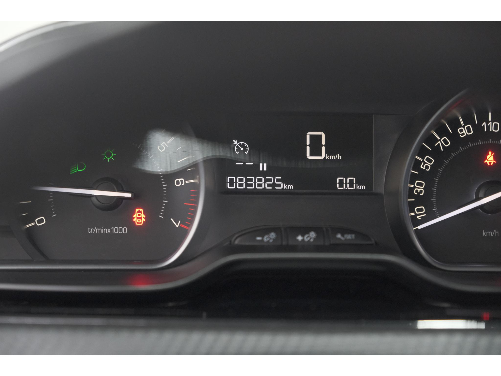 Peugeot 208 PureTech 82 Signature | Parkeersensoren | Apple Carplay | Navigatie