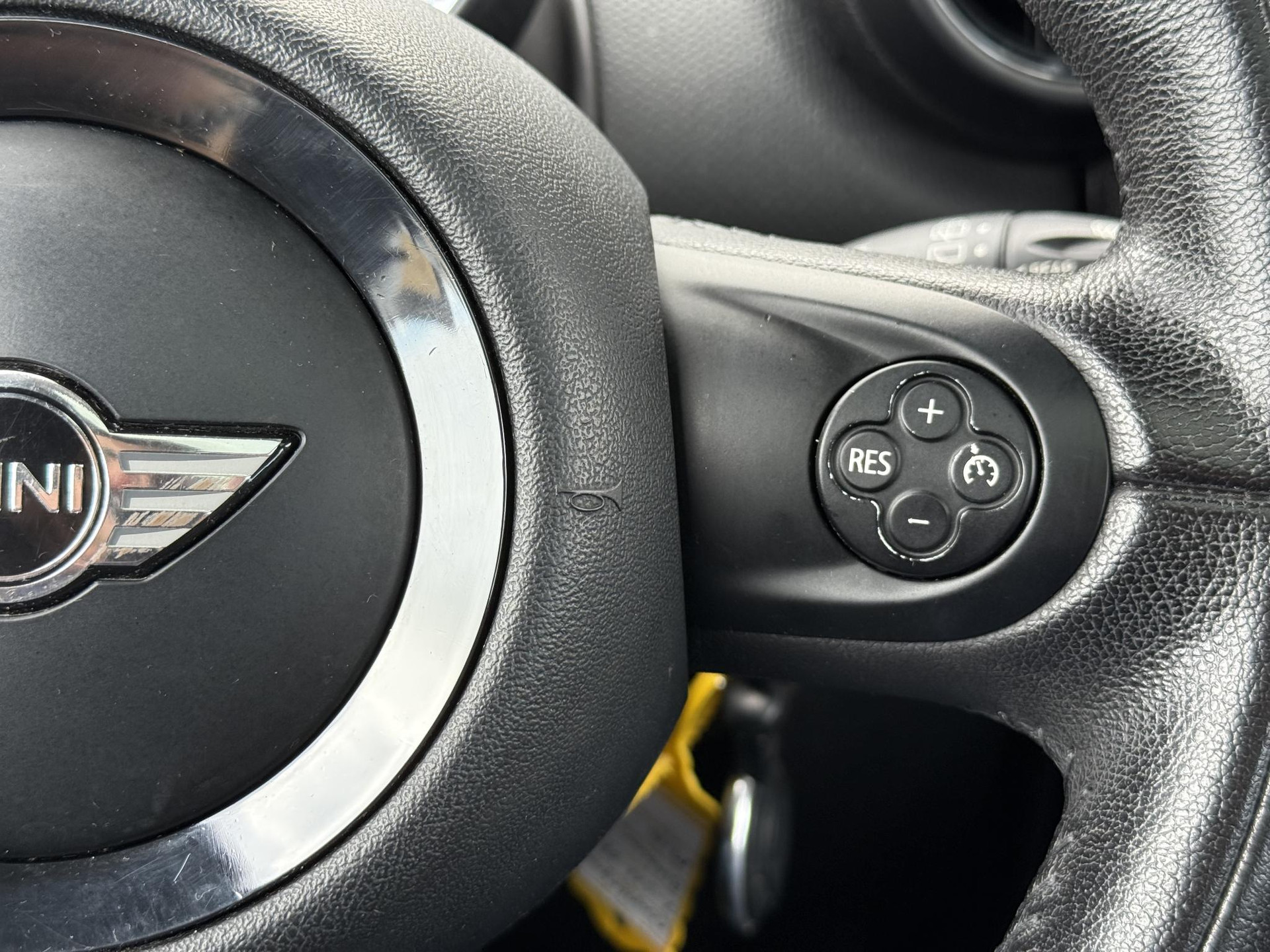 MINI Countryman 1.6 One Business Line Carplay,Pano,Navi,Pdc,Airco,Cruise,Lm velgen,6 Bak,98pk,Apk tot 03-2027