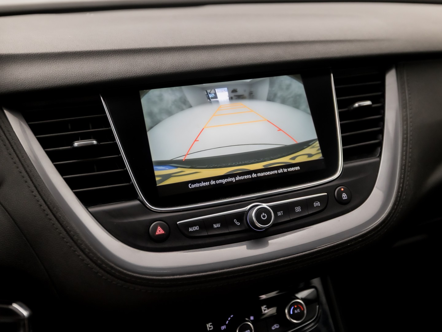 Opel Grandland X 1.2 Innovation Turbo Sport (APPLE CARPLAY, GROOT NAVI, CLIMATE, LEDER, CAMERA, SPORTSTOELEN, GETINT GLAS, CRUISE, NIEUWSTAAT)