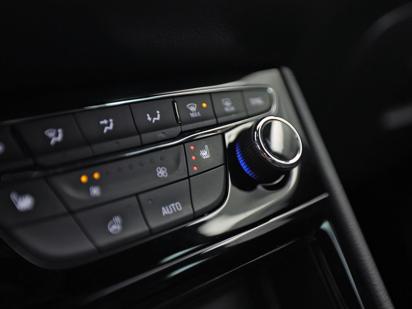 Opel Astra Sports Tourer 1.2 Launch Sport (VIRTUAL COCKPIT, APPLE CARPLAY, GROOT NAVI, CAMERA, STUUR/STOELVERWARMING, SPORTSTOELEN, GETINT GLAS, ADAPTIVE CRUISE, ZWART HEMEL, NIEUWSTAAT)