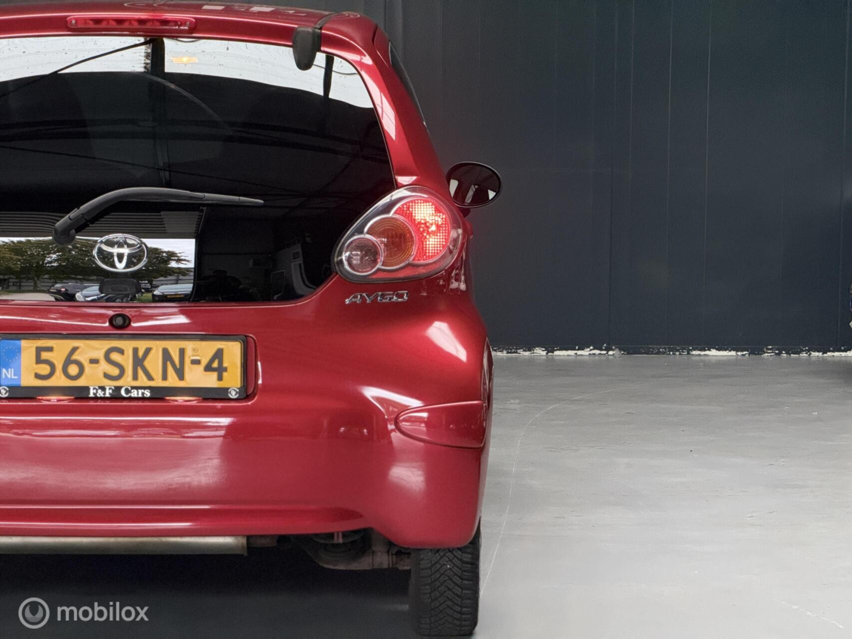 Toyota Aygo 1.0-12v Aspiration Red Navigator|Automaat|NAP|Navi