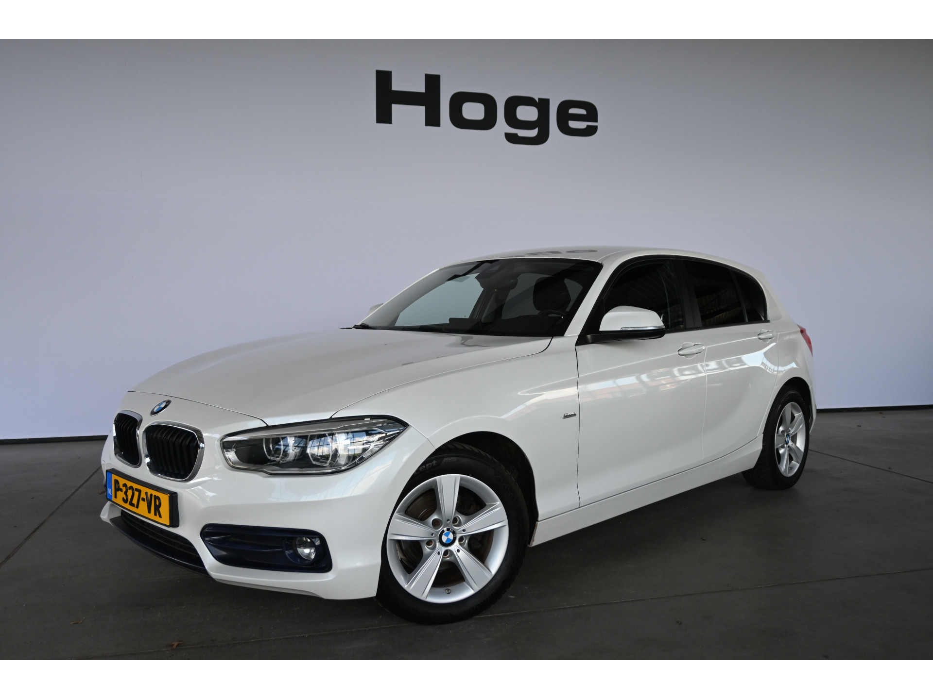 BMW 1-serie 116i Sport Cima Navigatie Pdc Cruise Control LED Stoelverwarming Inruil Mogelijk!