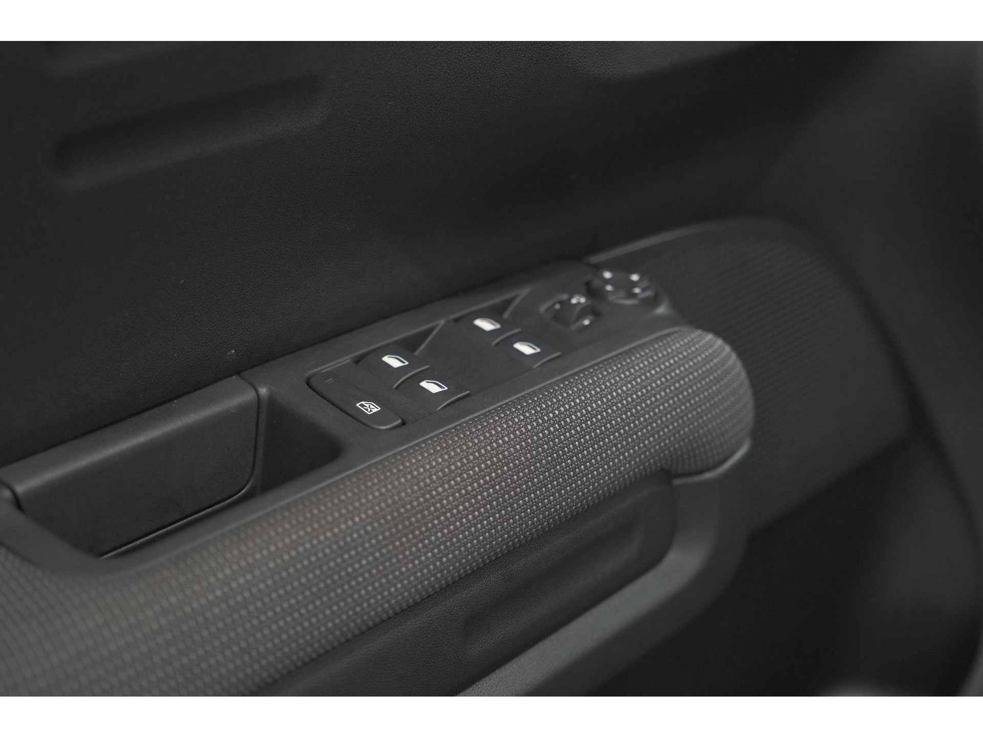 Citroen C3 Aircross PureTech 130 EAT6 Plus | Stoelverwarming | Apple Carplay | Parkeersensoren